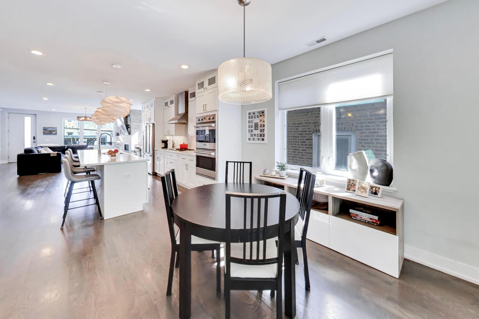 2140 W Rice Street Unit: 2E