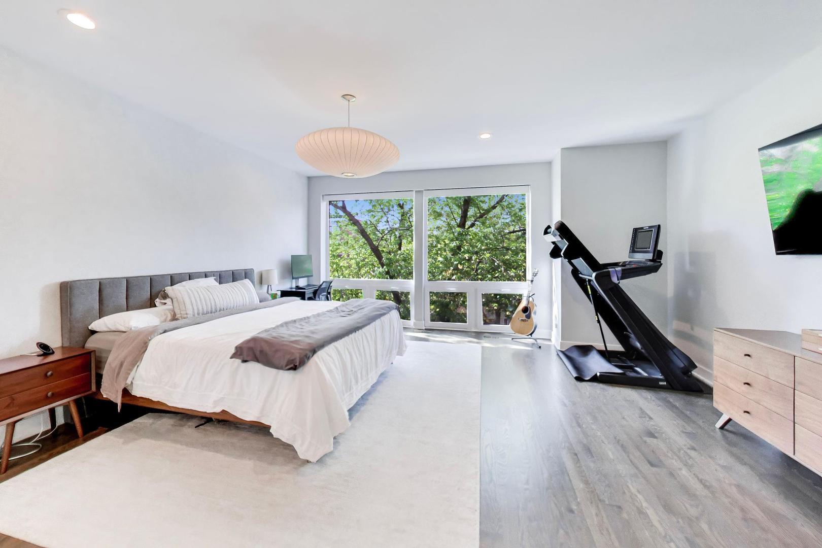 2140 W Rice Street Unit: 2E