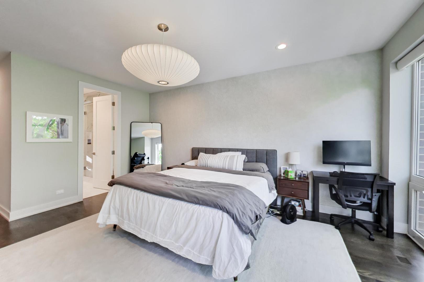 2140 W Rice Street Unit: 2E