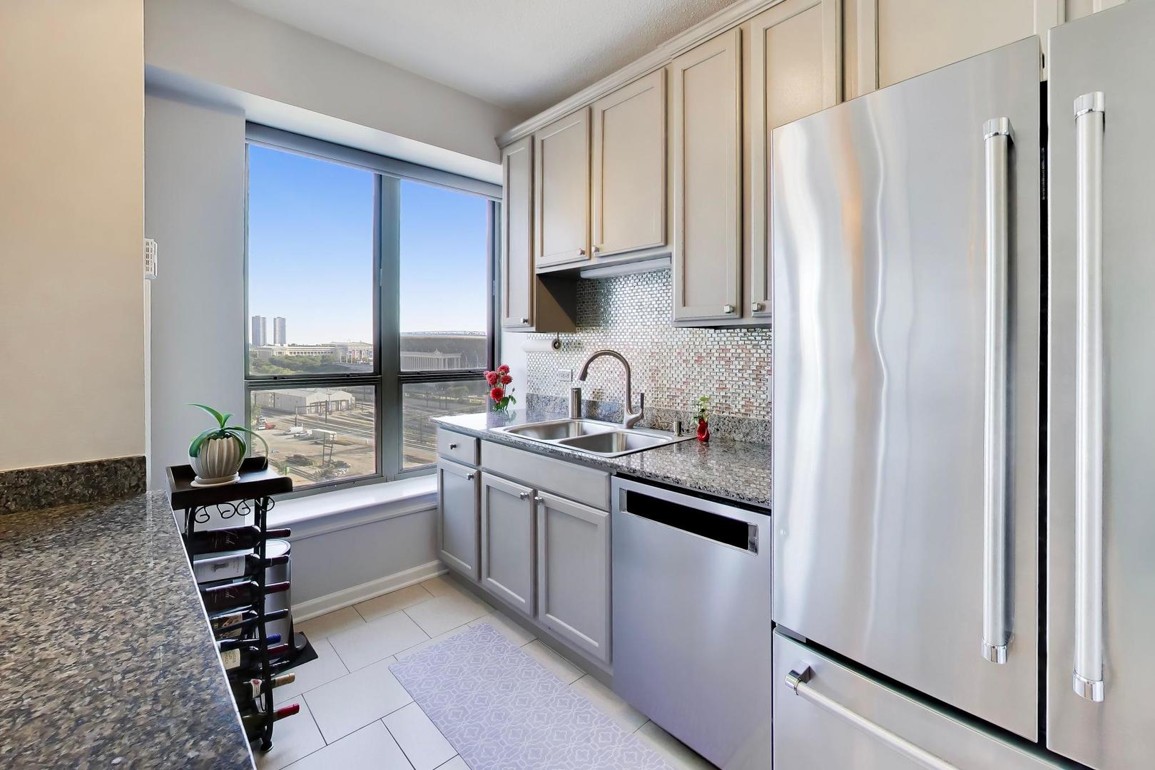 1717 S PRAIRIE Avenue Unit: 1204