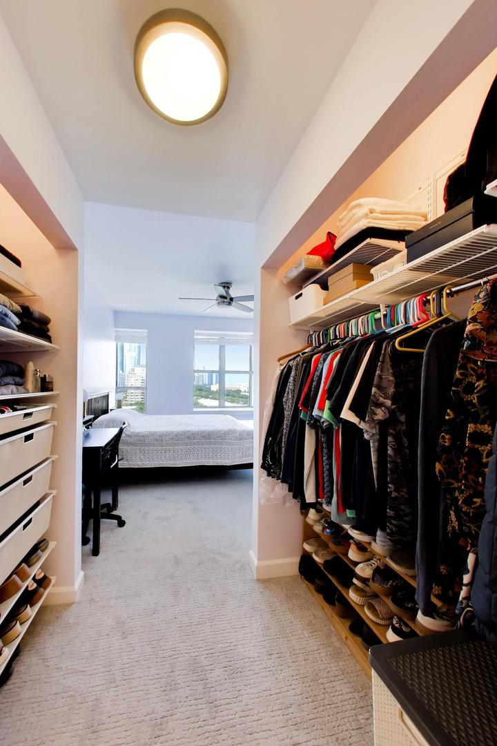 1717 S PRAIRIE Avenue Unit: 1204