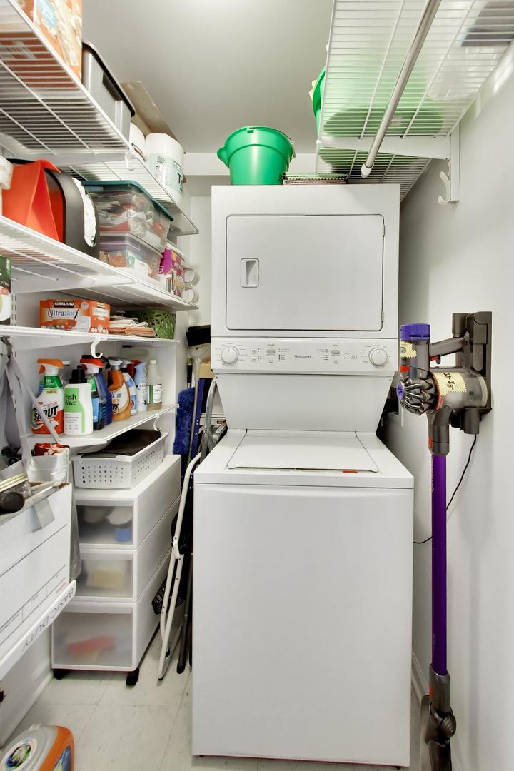 1717 S PRAIRIE Avenue Unit: 1204