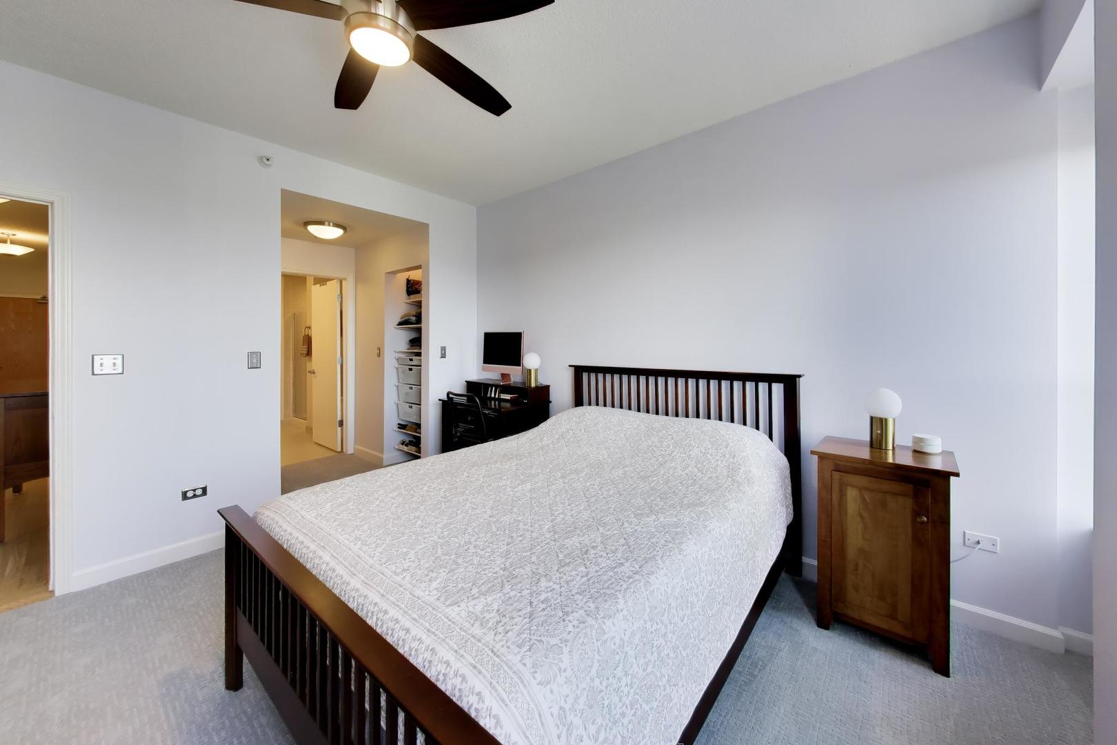 1717 S PRAIRIE Avenue Unit: 1204