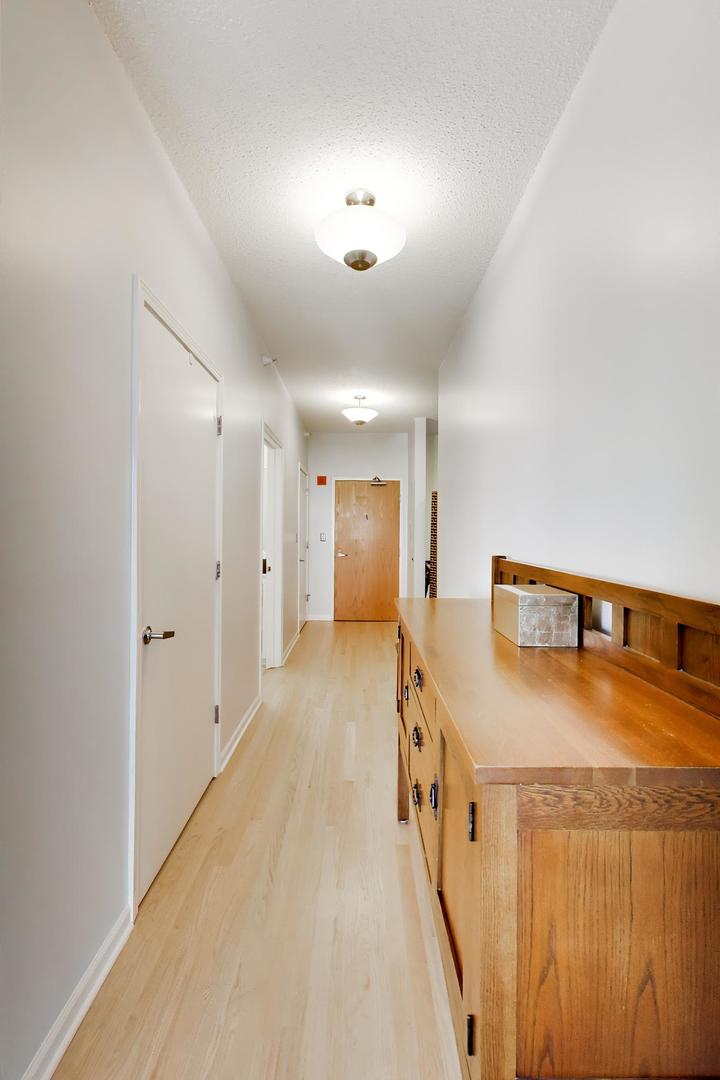 1717 S PRAIRIE Avenue Unit: 1204