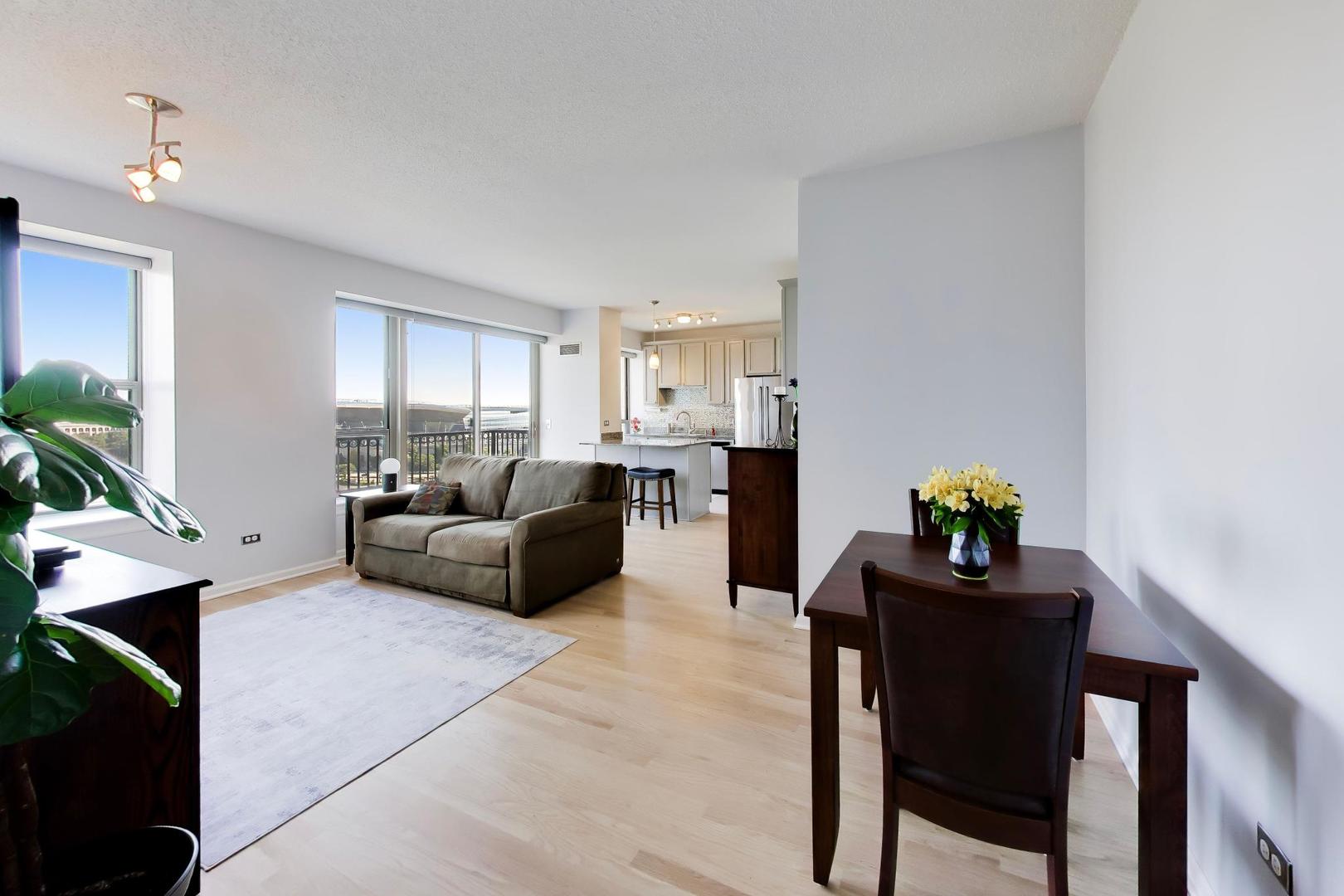 1717 S PRAIRIE Avenue Unit: 1204