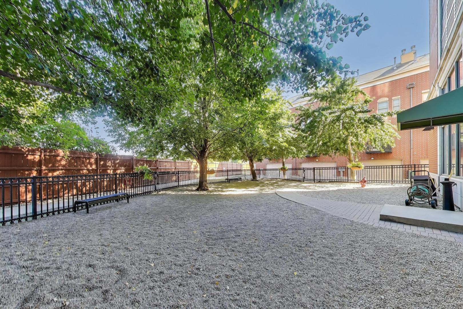 1717 S PRAIRIE Avenue Unit: 1204