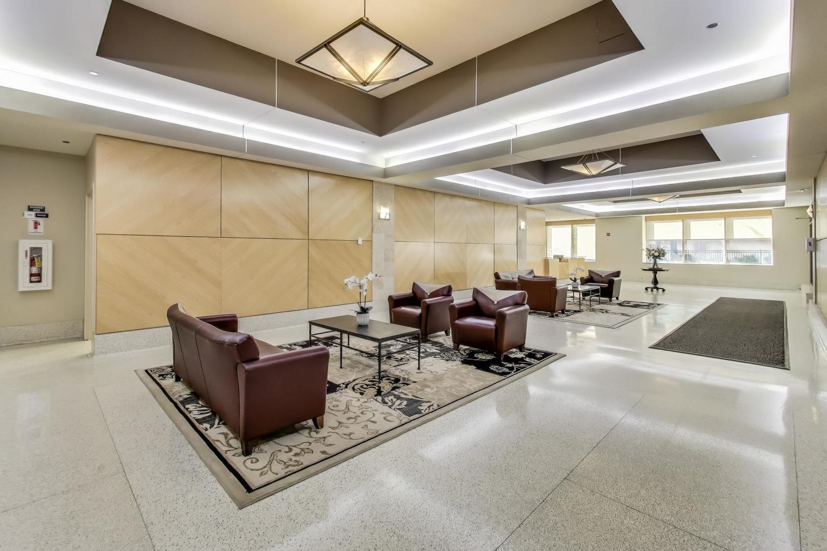 1717 S PRAIRIE Avenue Unit: 1204
