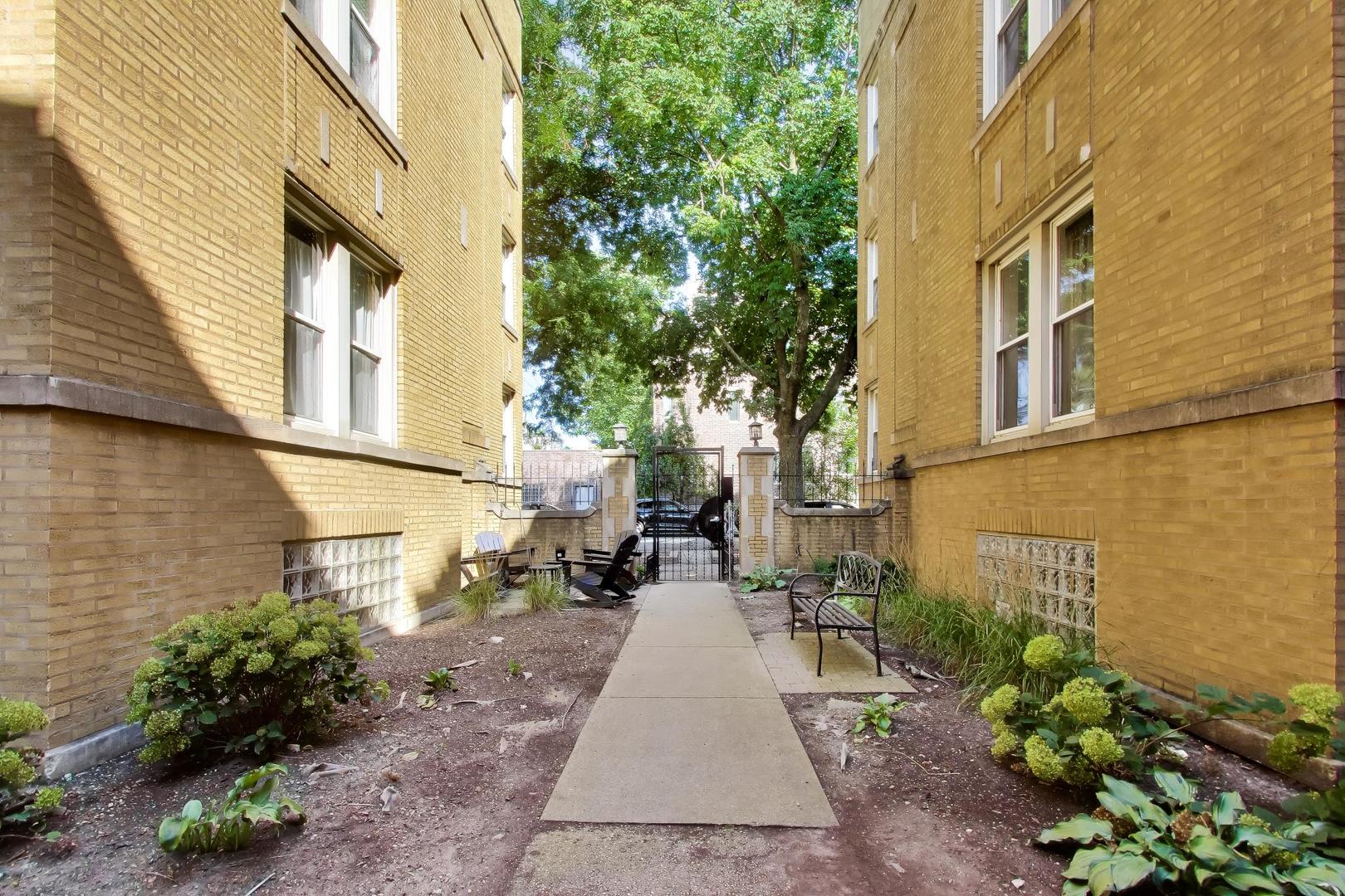 3406 N Bell Avenue Unit: 2
