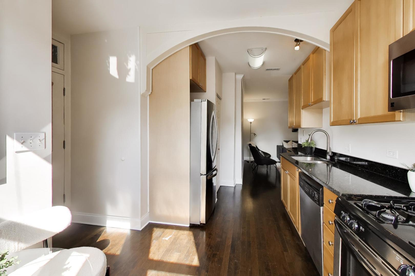 3406 N Bell Avenue Unit: 2