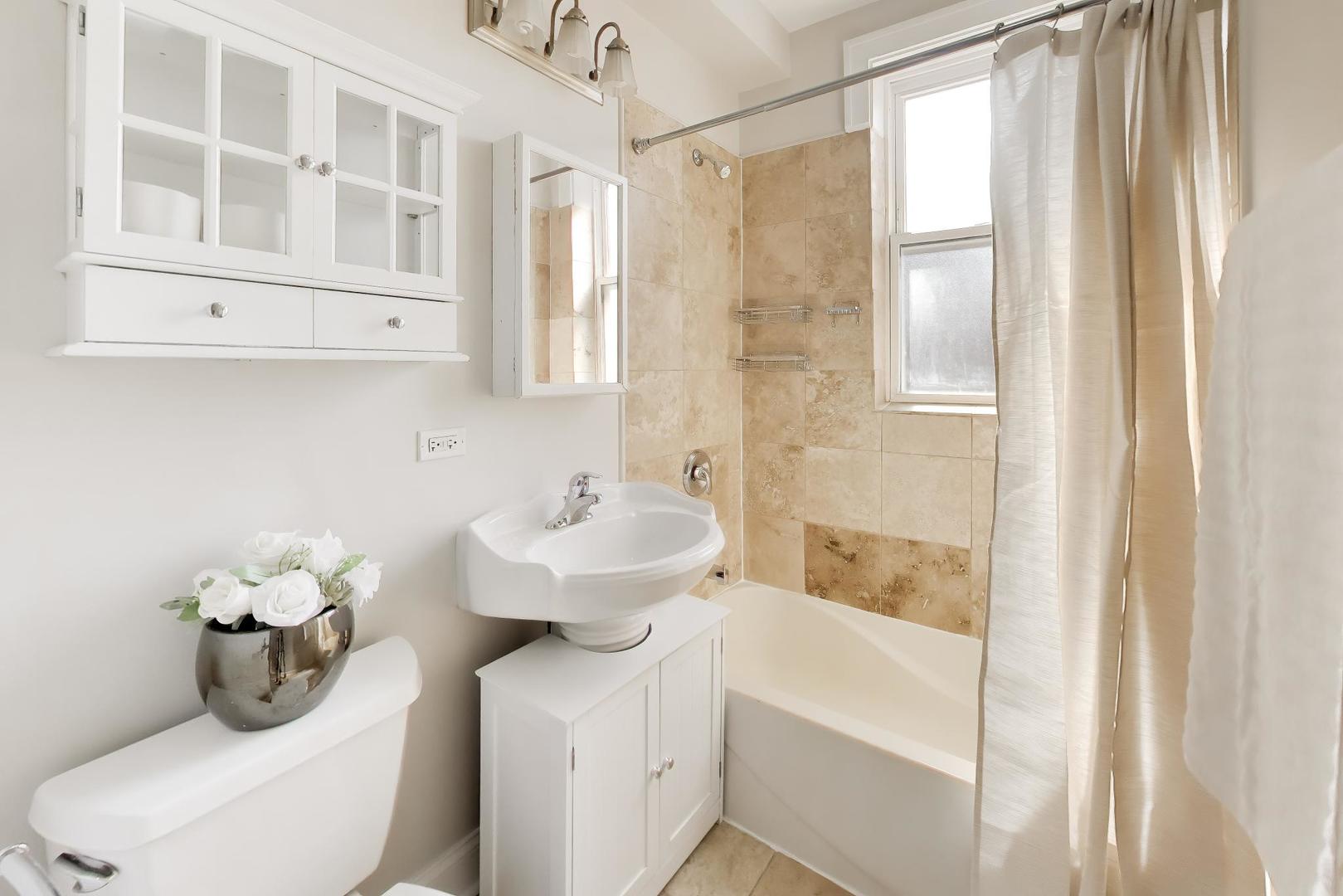 3406 N Bell Avenue Unit: 2