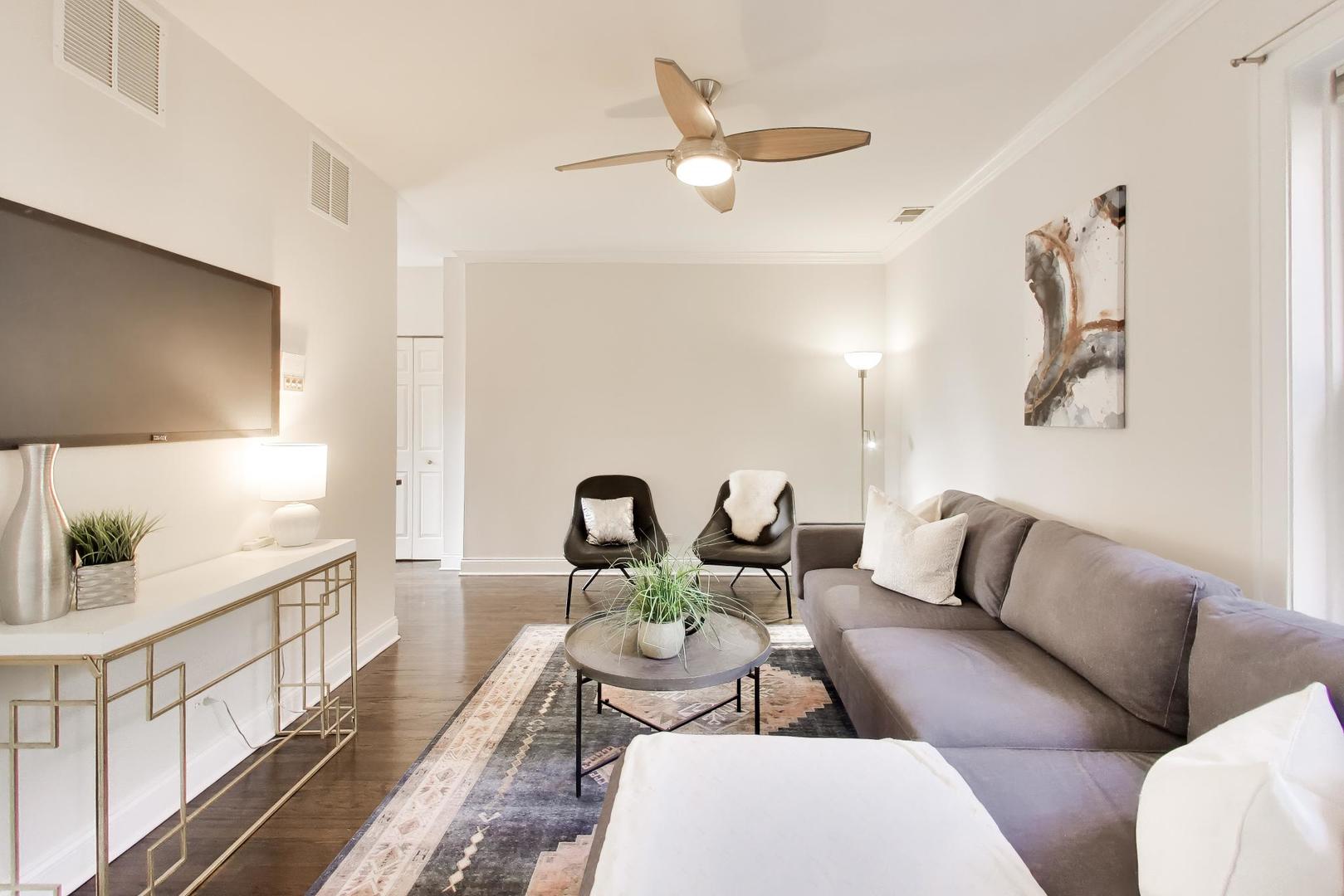 3406 N Bell Avenue Unit: 2