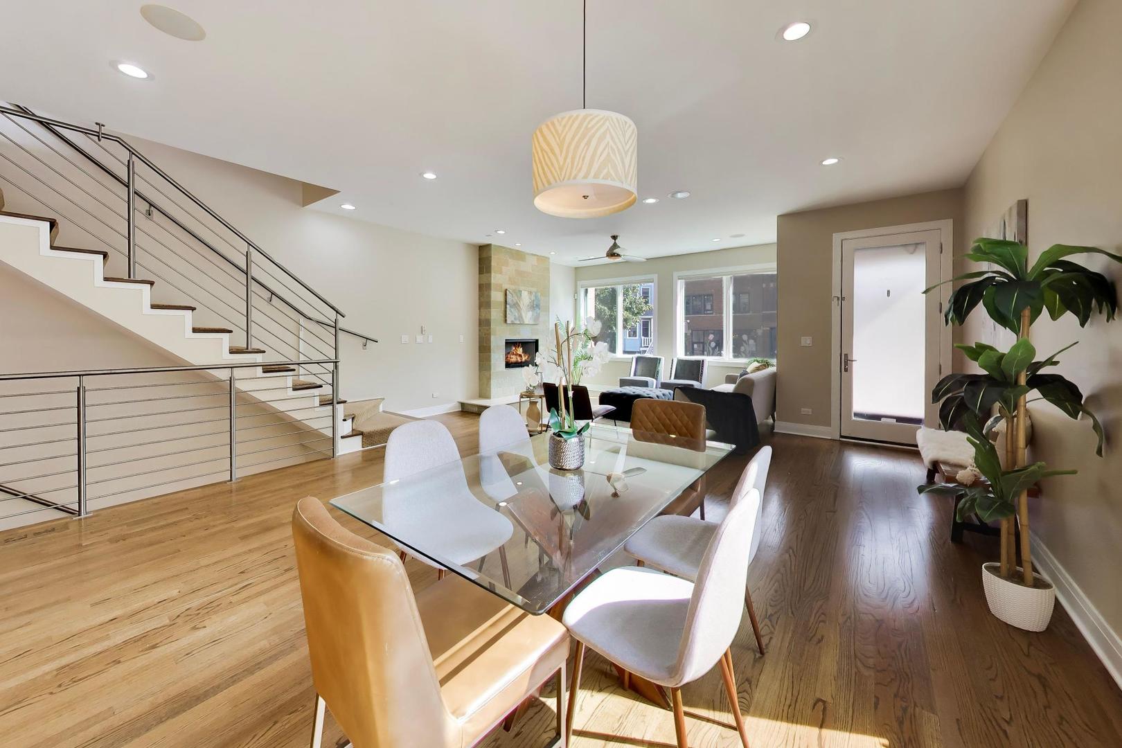 2224 W Roscoe Street Unit: A