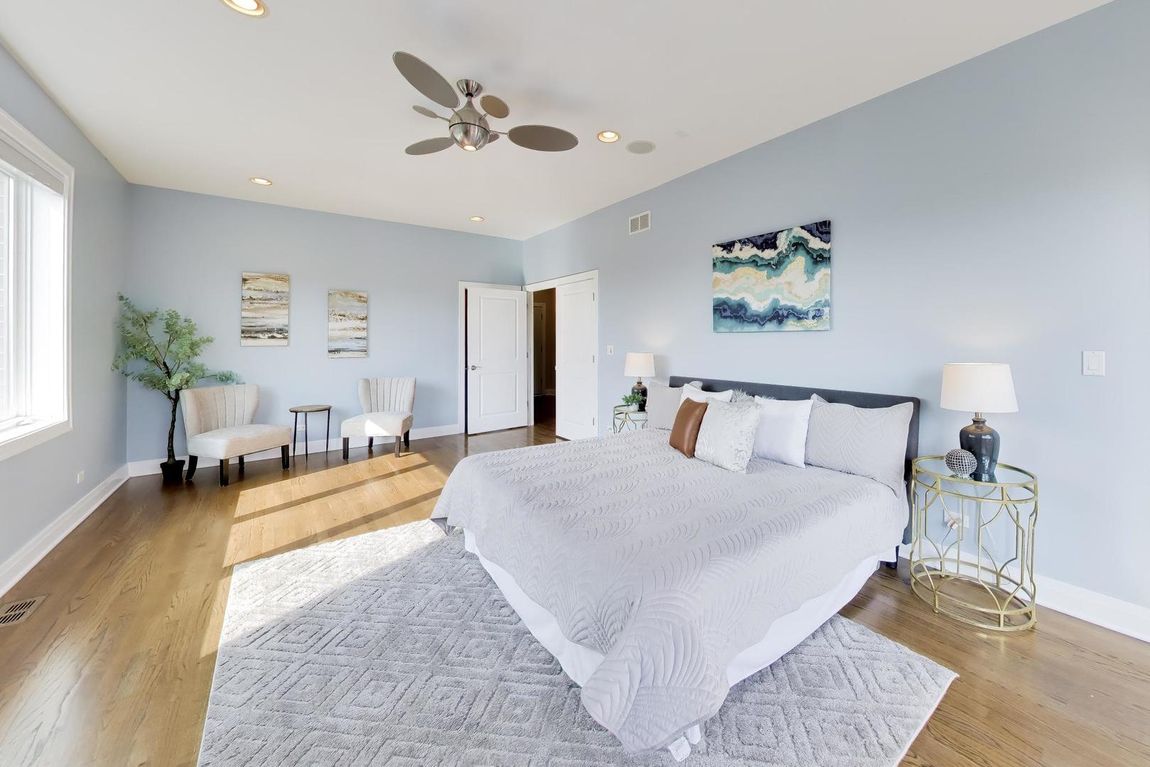2224 W Roscoe Street Unit: A