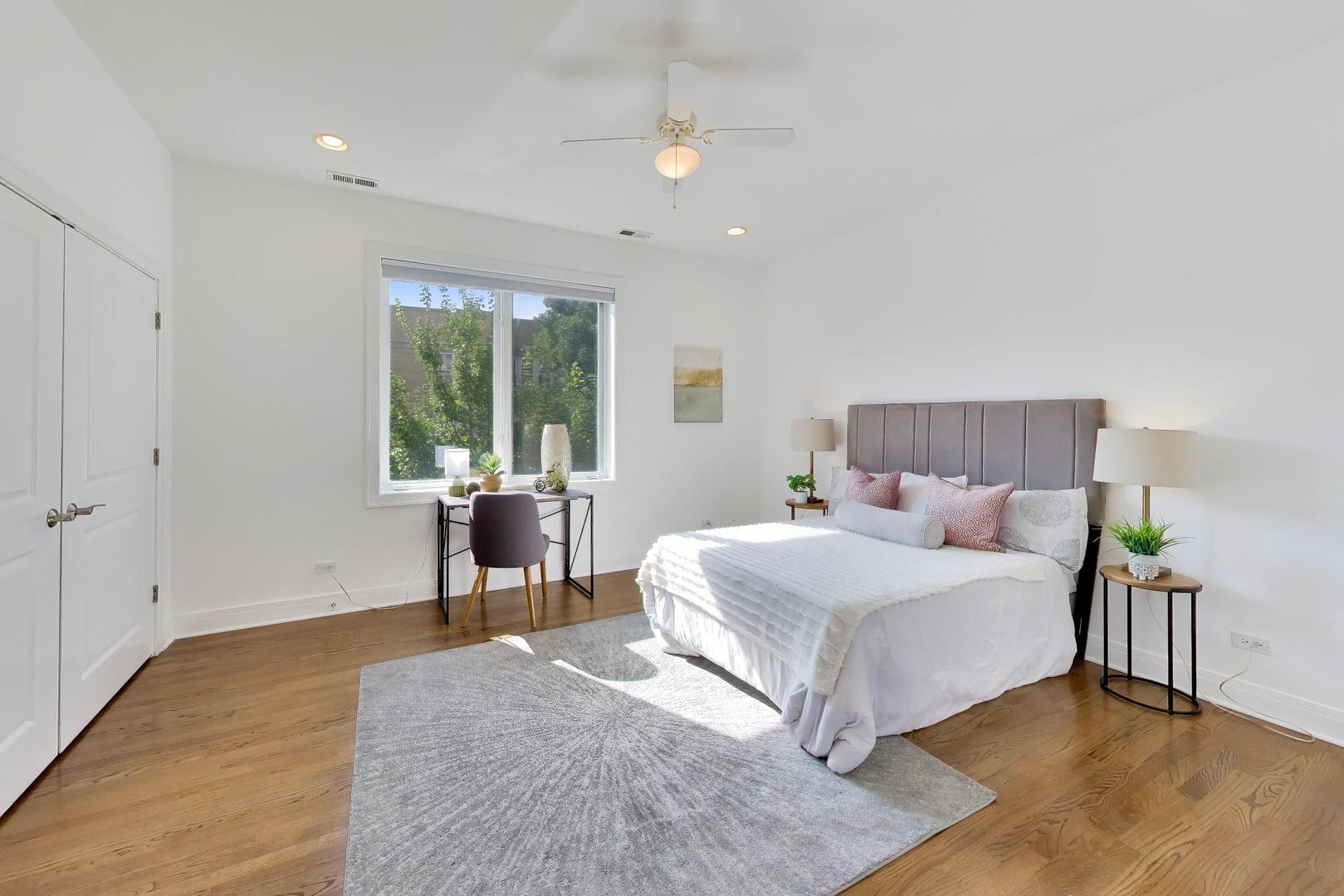 2224 W Roscoe Street Unit: A