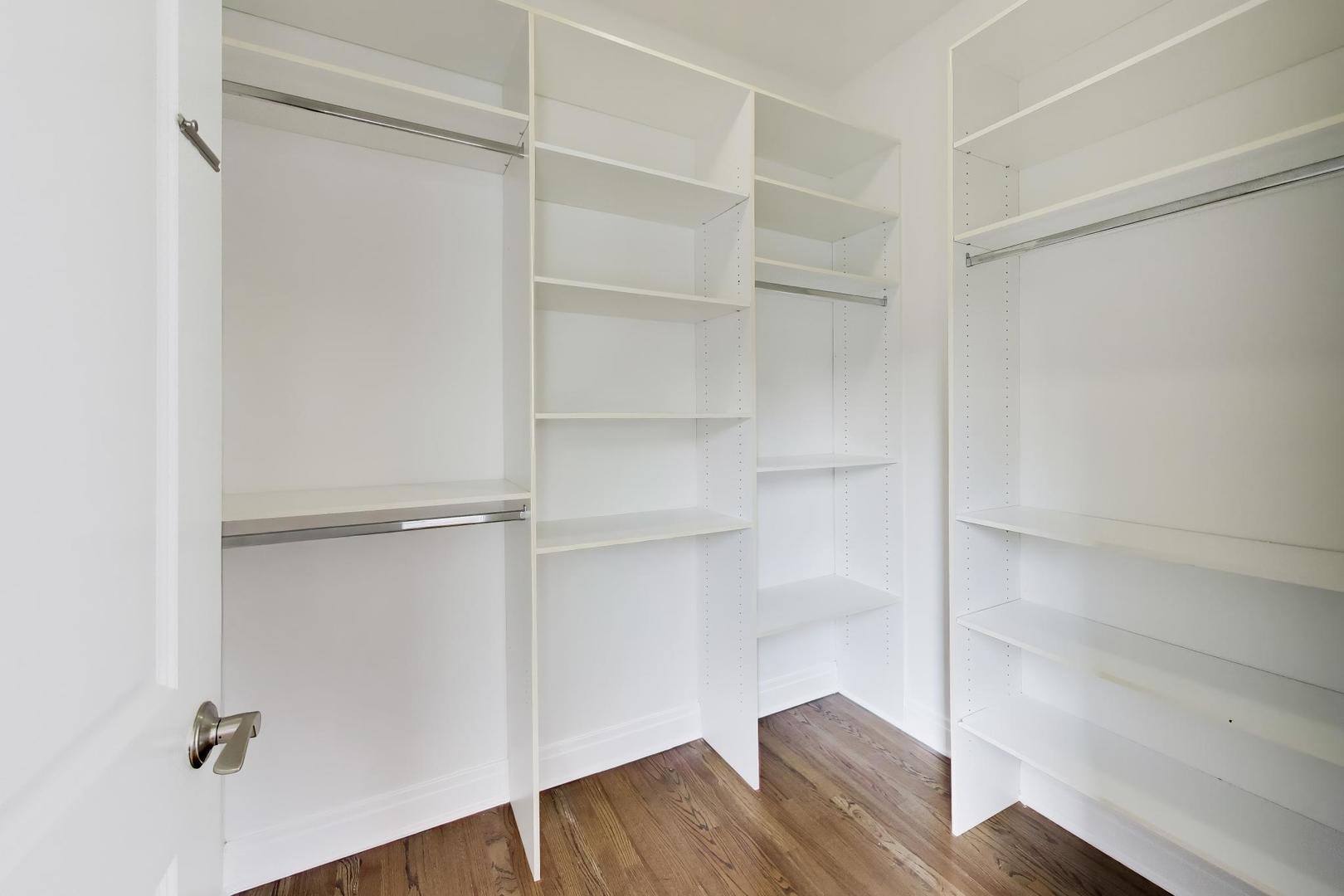 2224 W Roscoe Street Unit: A
