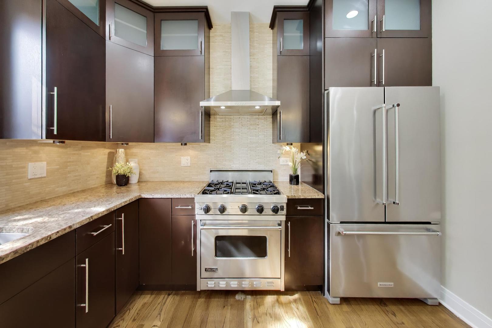 2224 W Roscoe Street Unit: A