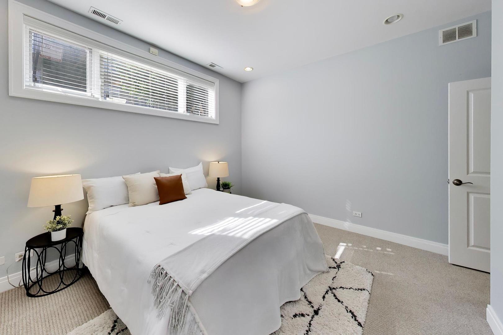 2224 W Roscoe Street Unit: A