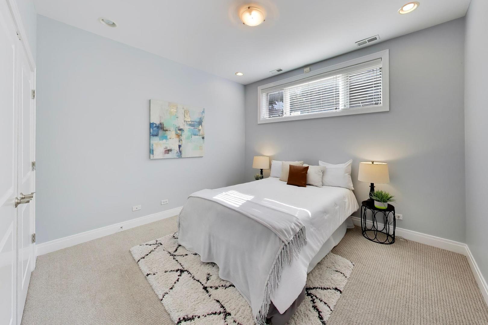 2224 W Roscoe Street Unit: A
