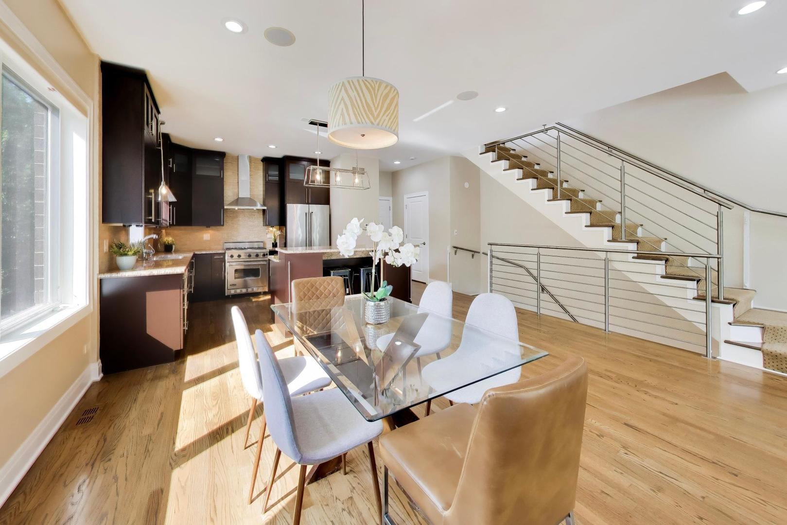 2224 W Roscoe Street Unit: A