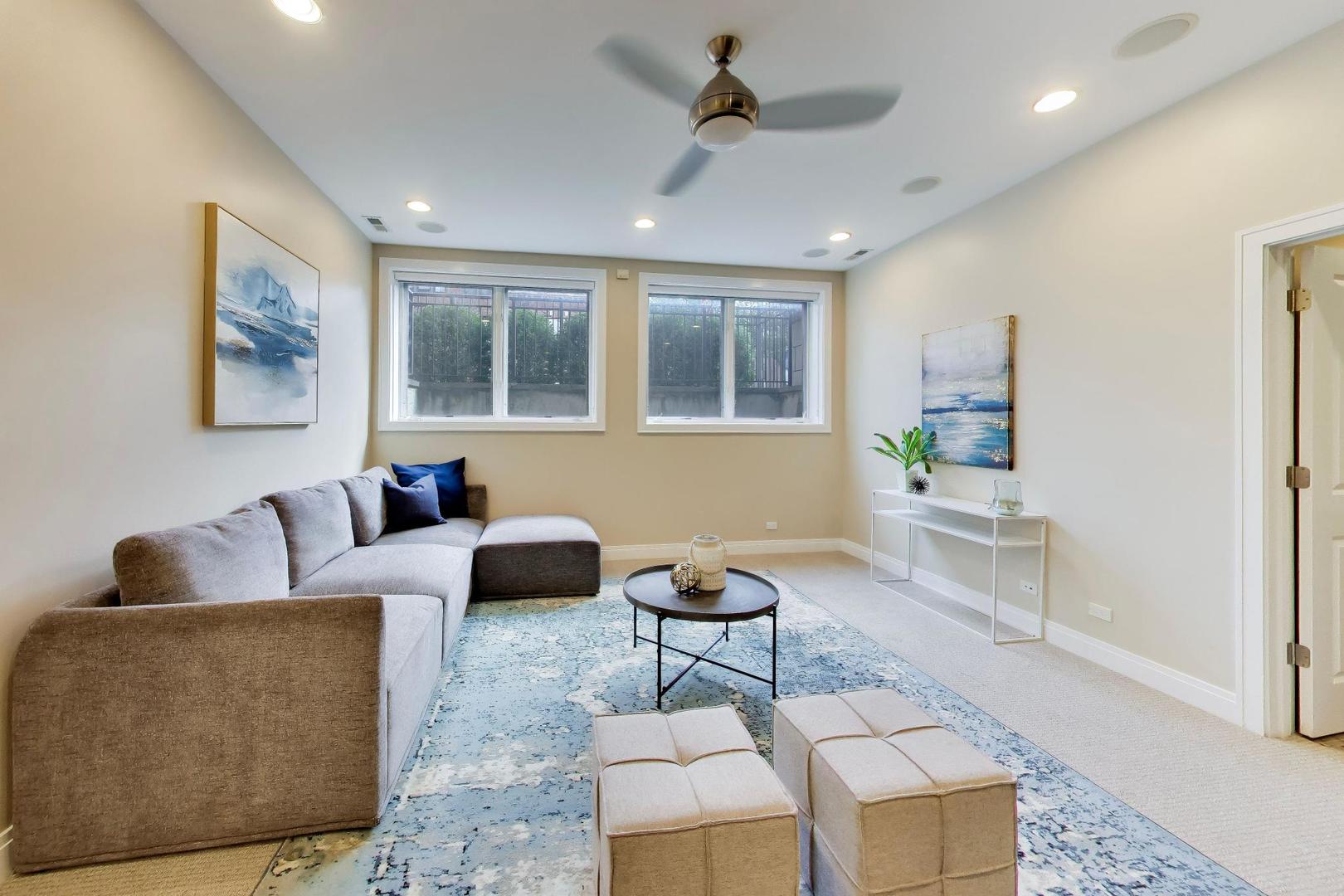 2224 W Roscoe Street Unit: A