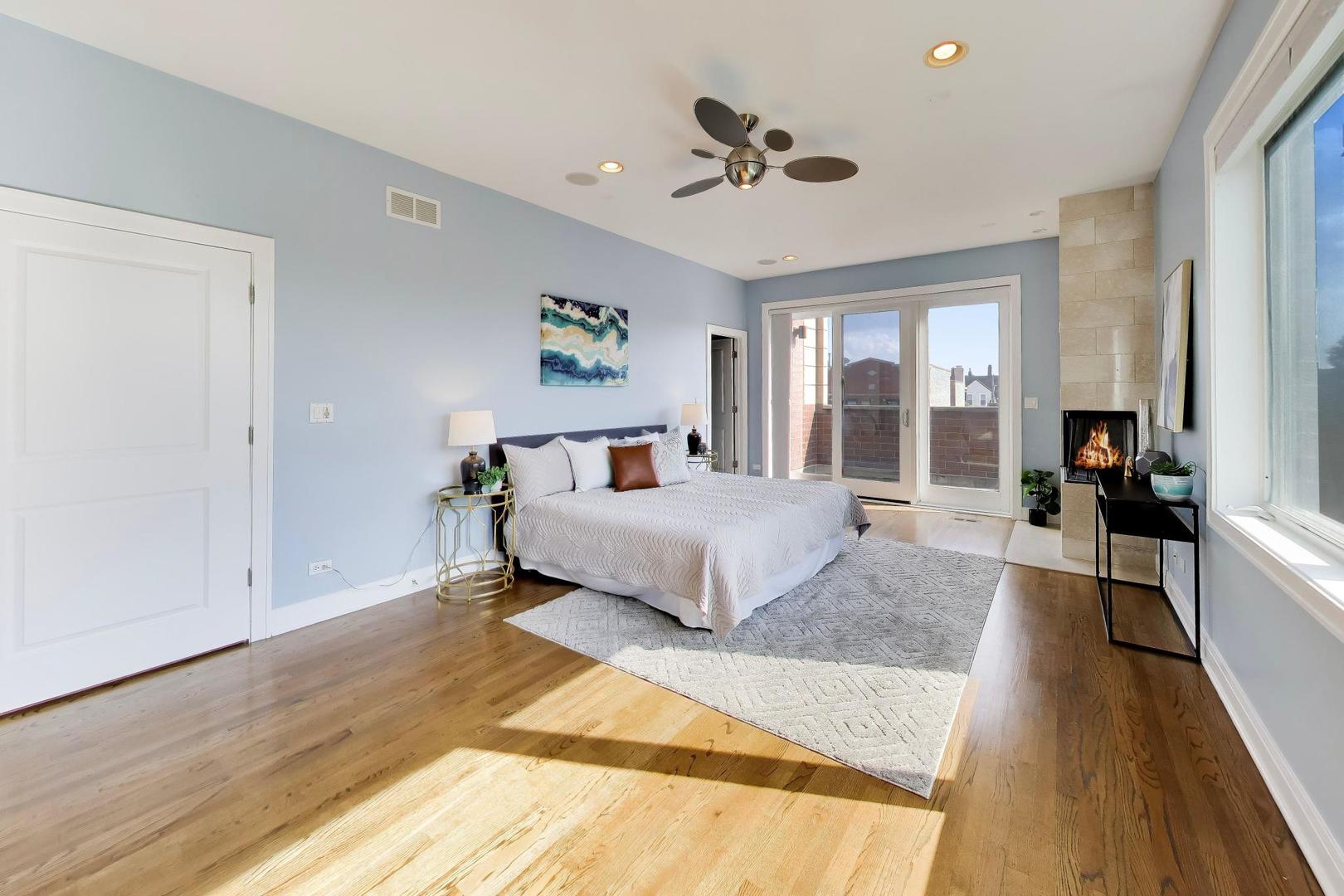 2224 W Roscoe Street Unit: A