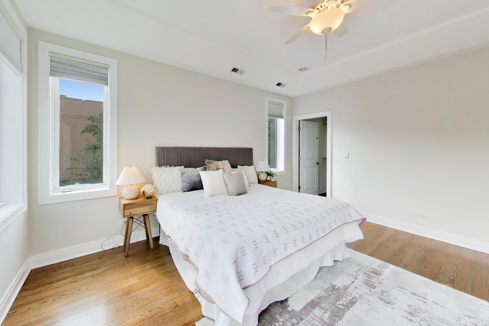 2224 W Roscoe Street Unit: A