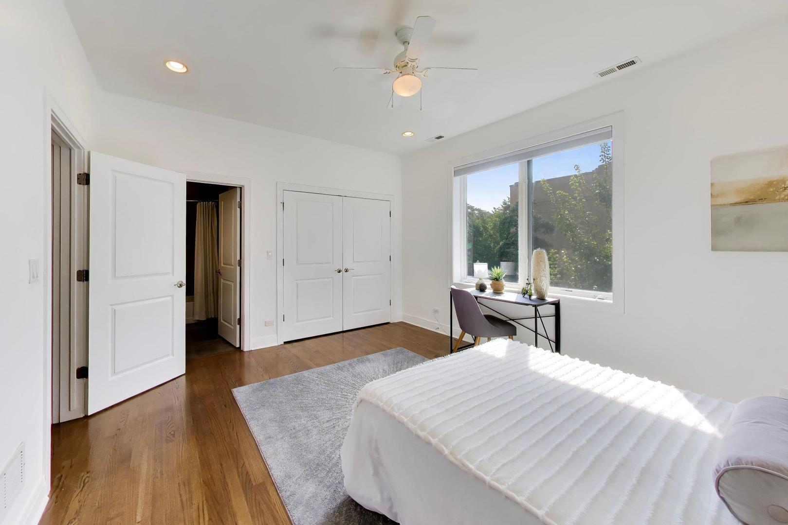 2224 W Roscoe Street Unit: A