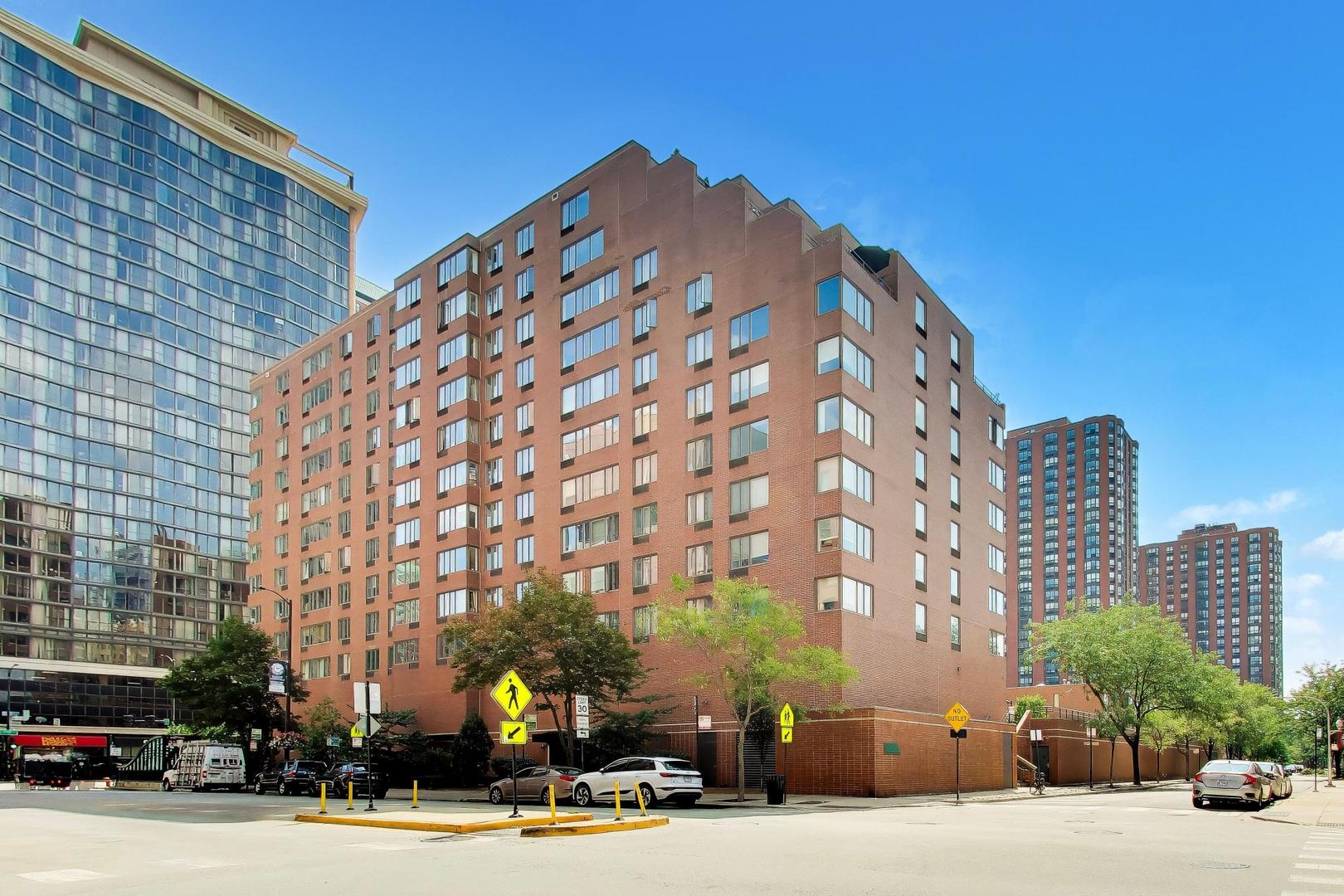 801 S Plymouth Court Unit: 807