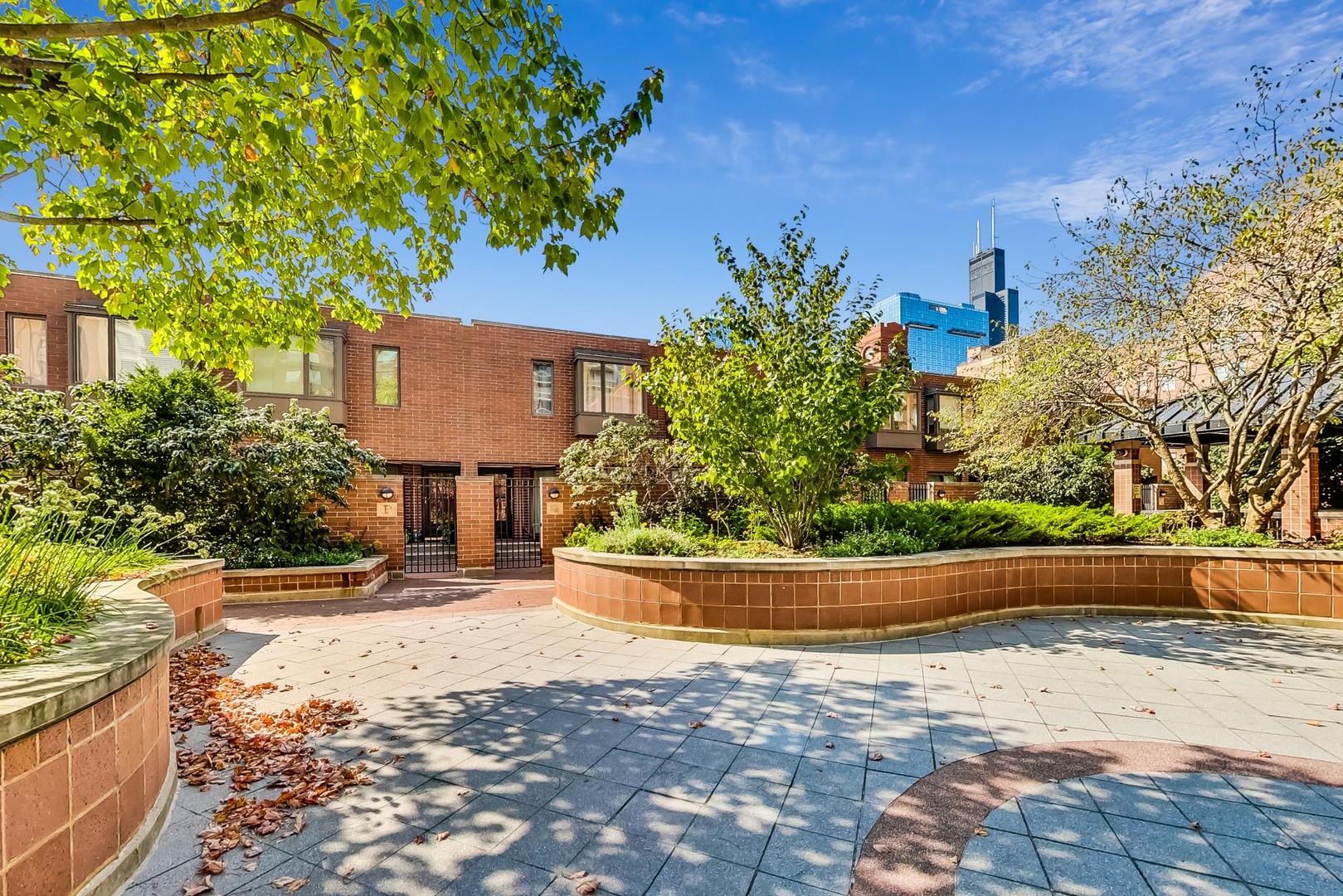 801 S Plymouth Court Unit: 807