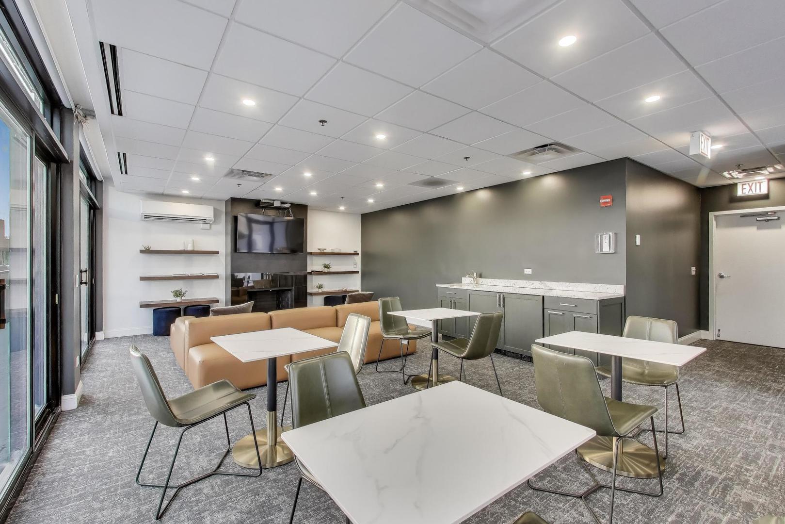435 W Erie Street Unit: 1508