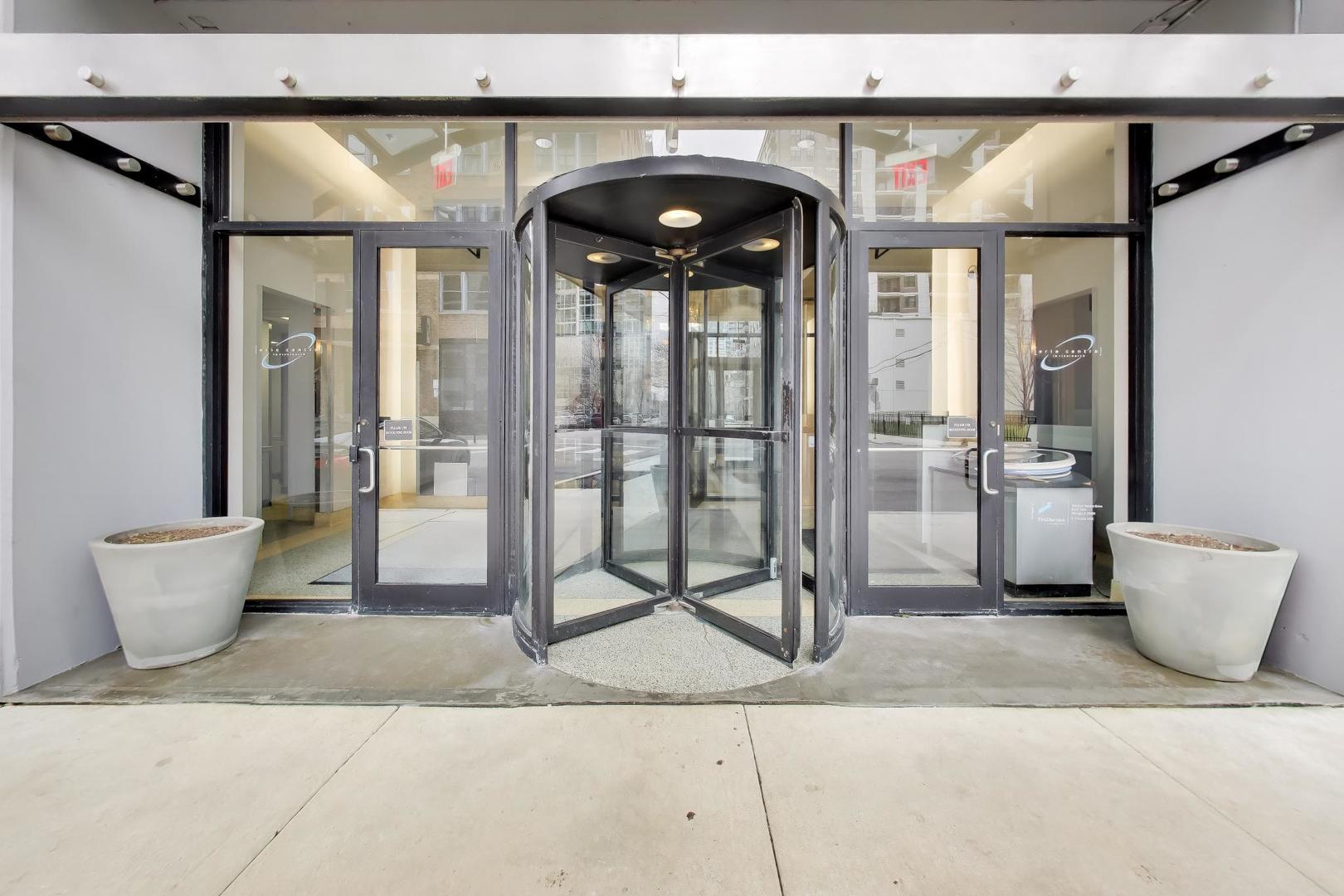 435 W Erie Street Unit: 1508