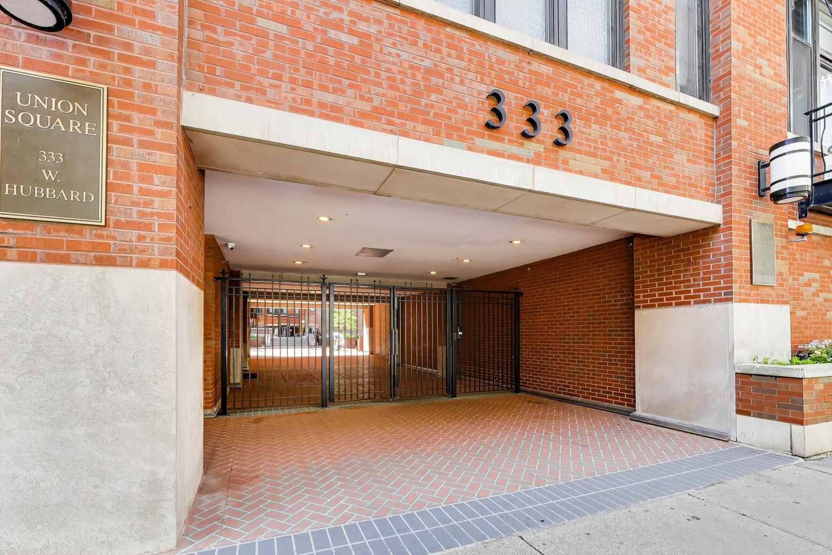 333 W Hubbard Street Unit: 209