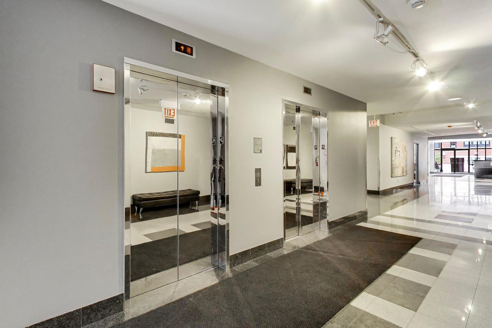 333 W Hubbard Street Unit: 209