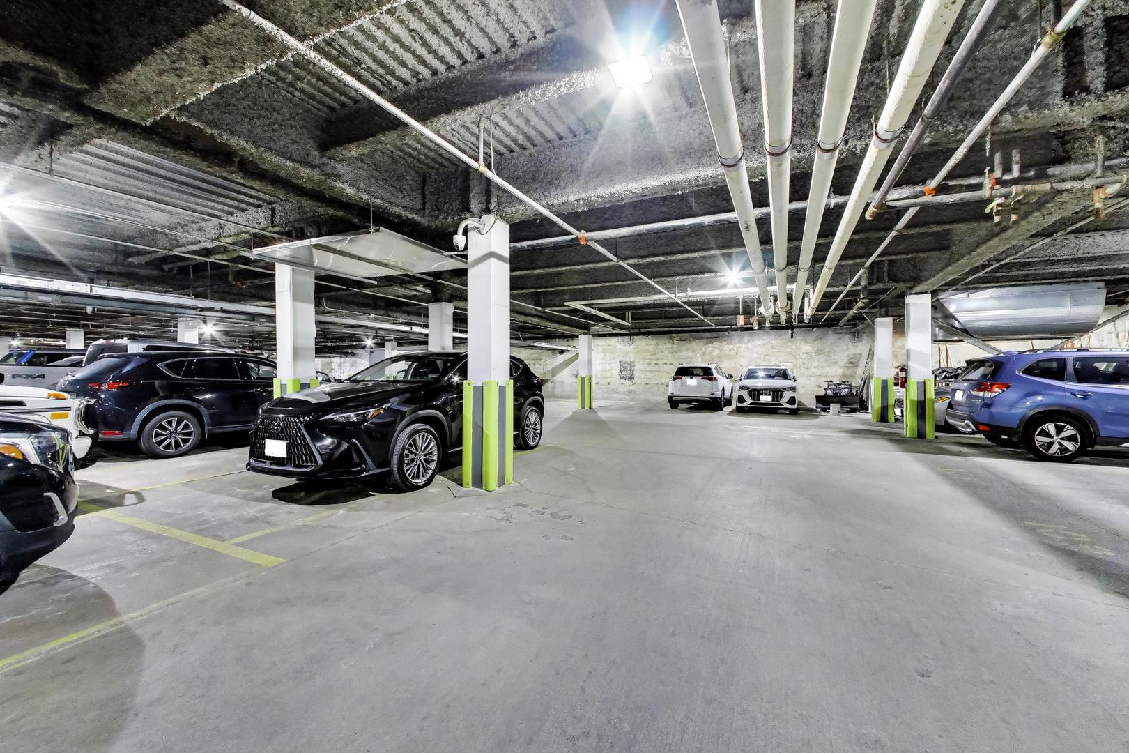 333 W Hubbard Street Unit: 209