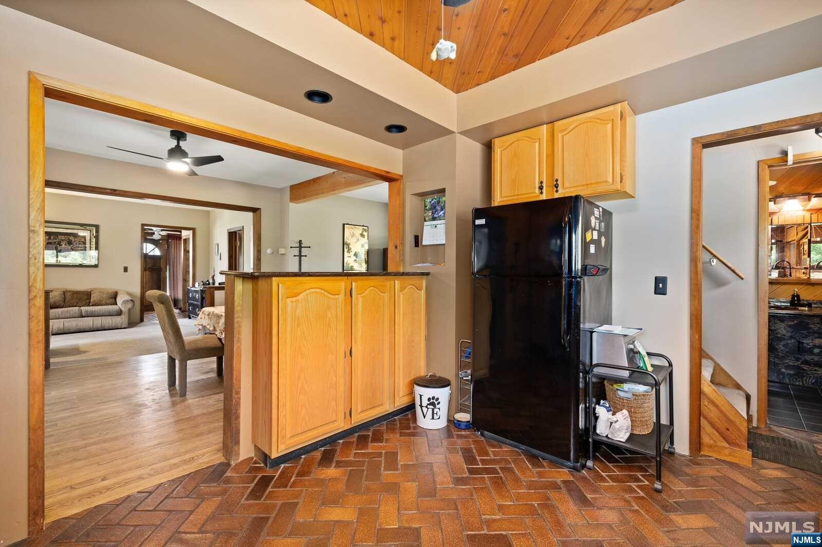 43 Eckel Road