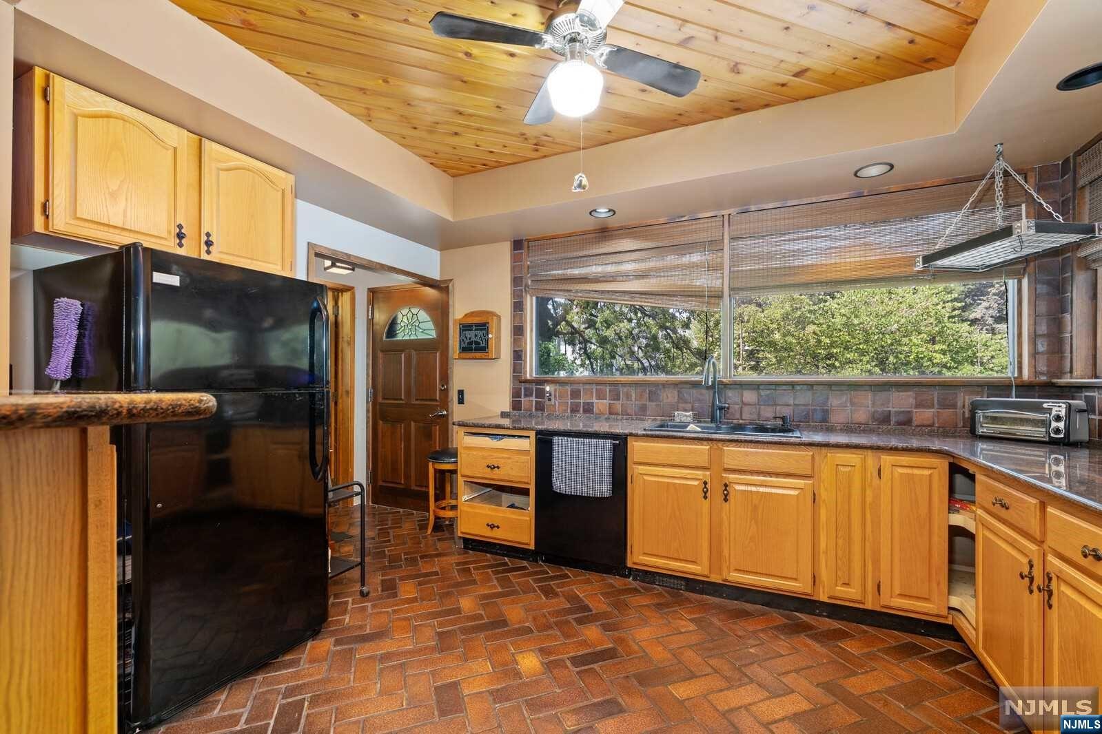 43 Eckel Road