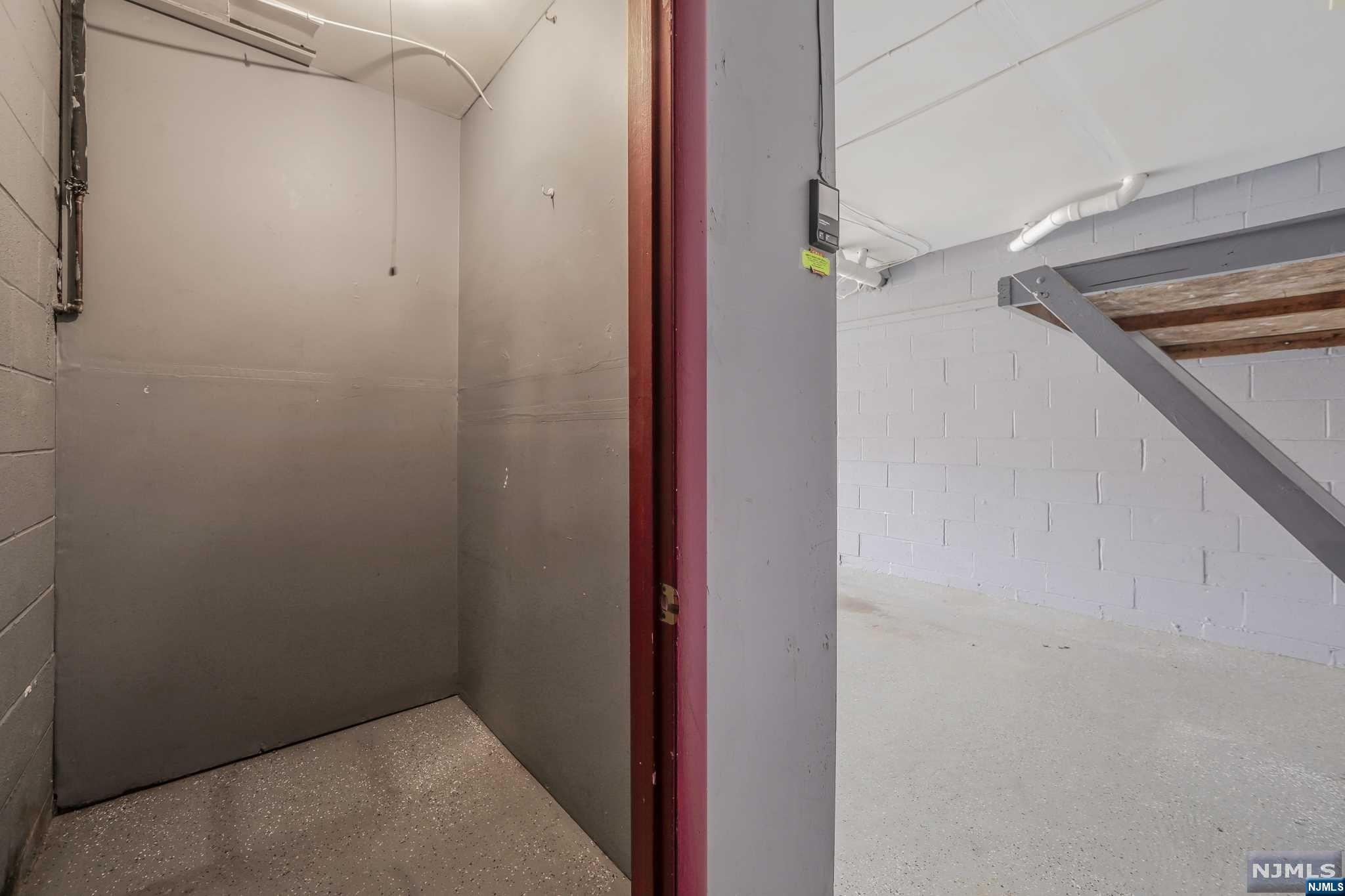 101 W Ridge Mews 101