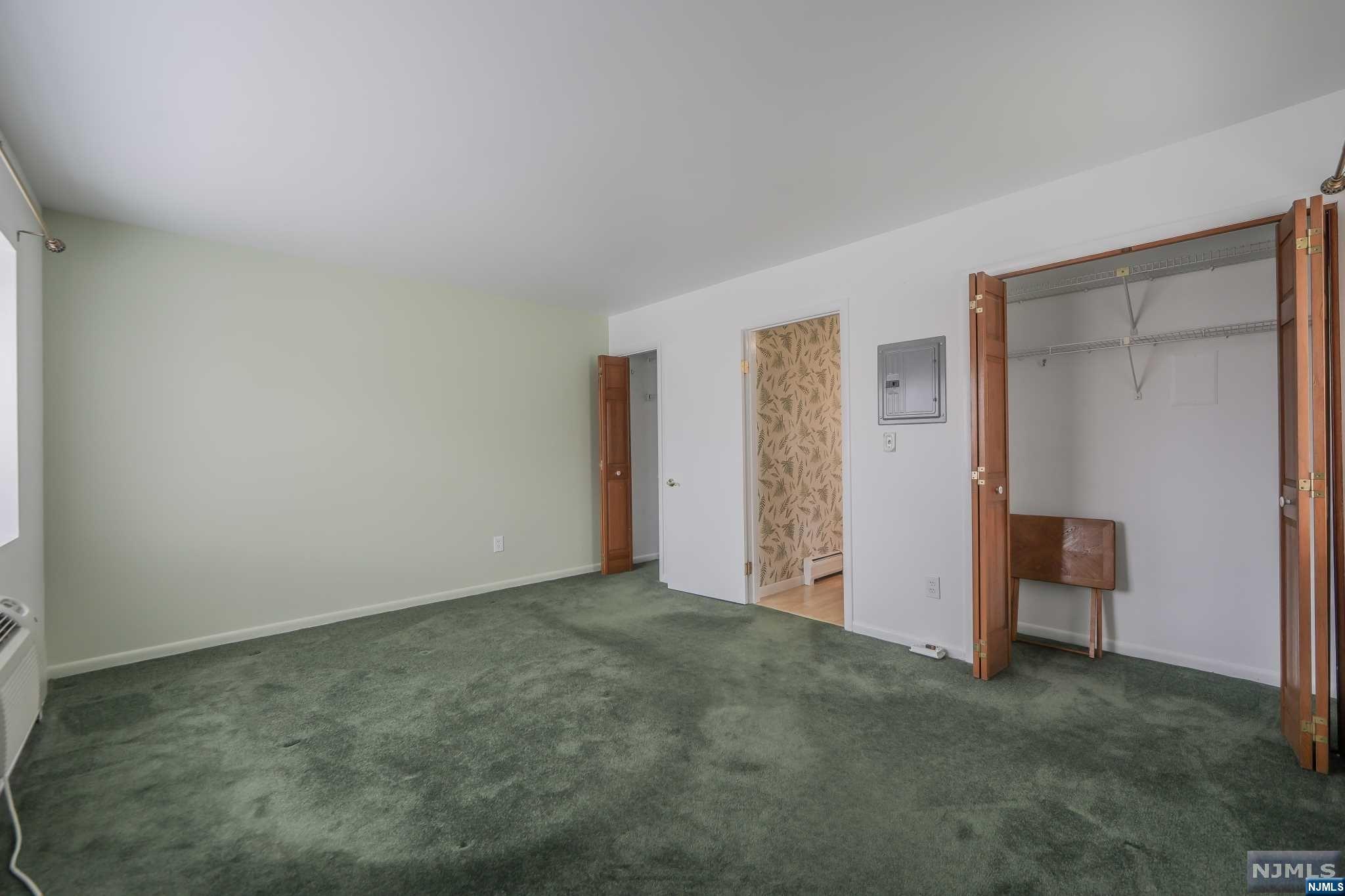 101 W Ridge Mews 101