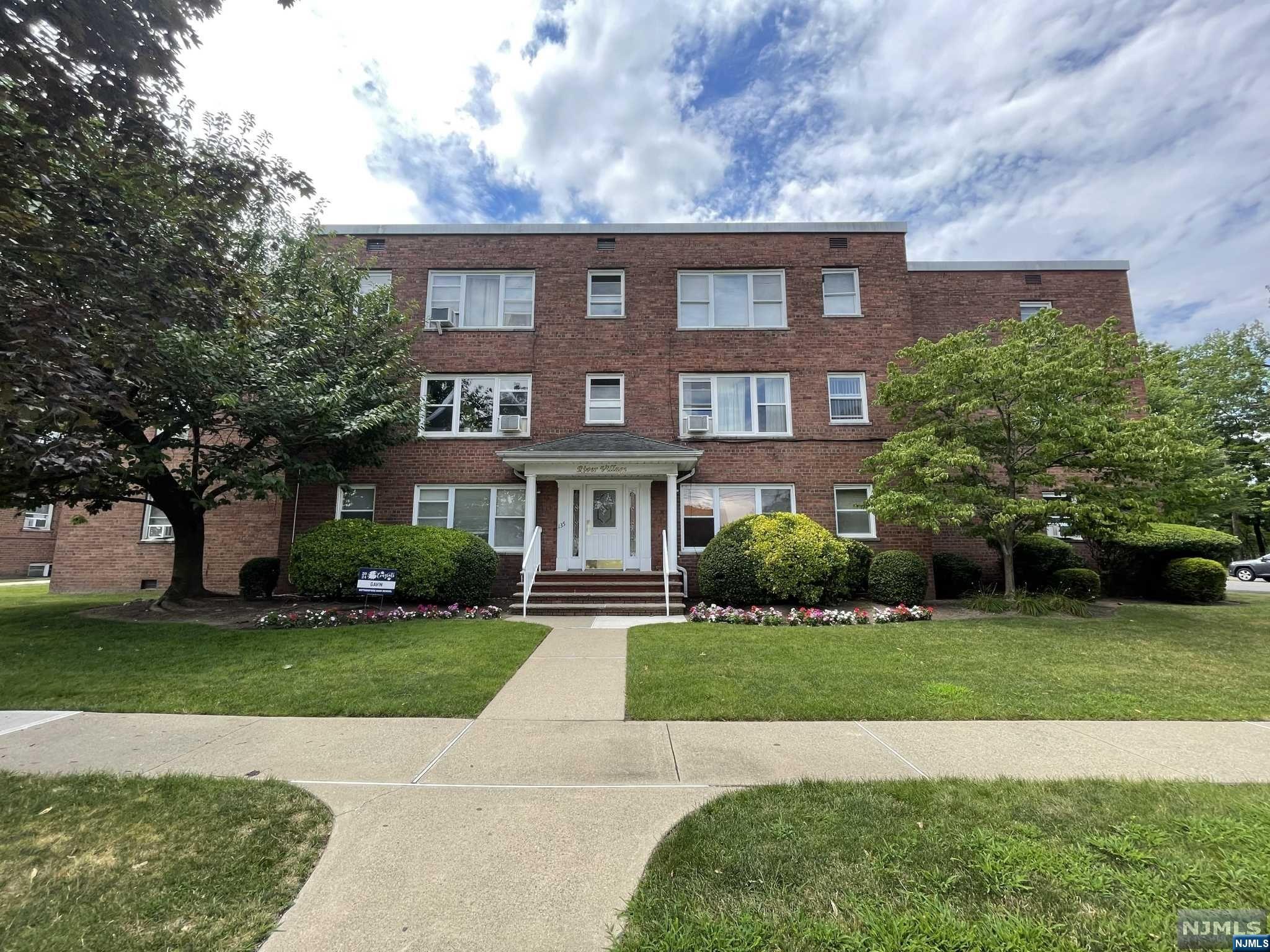 135 Hobart Avenue