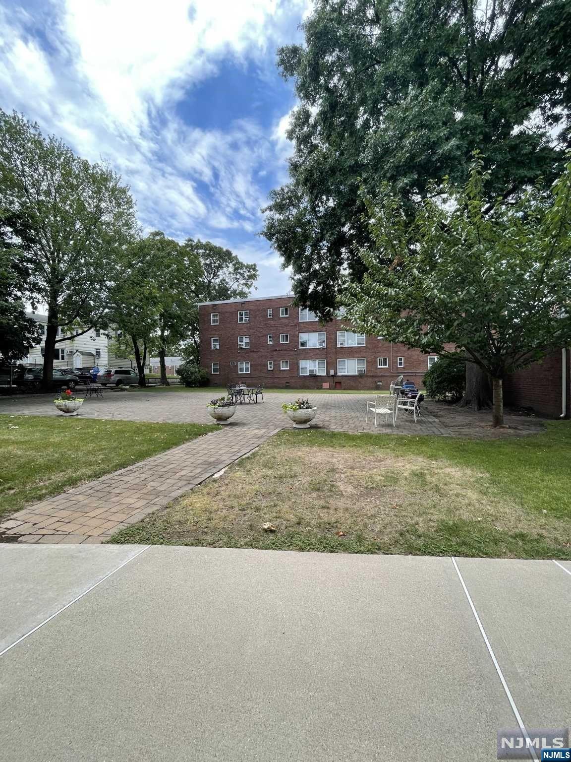 135 Hobart Avenue