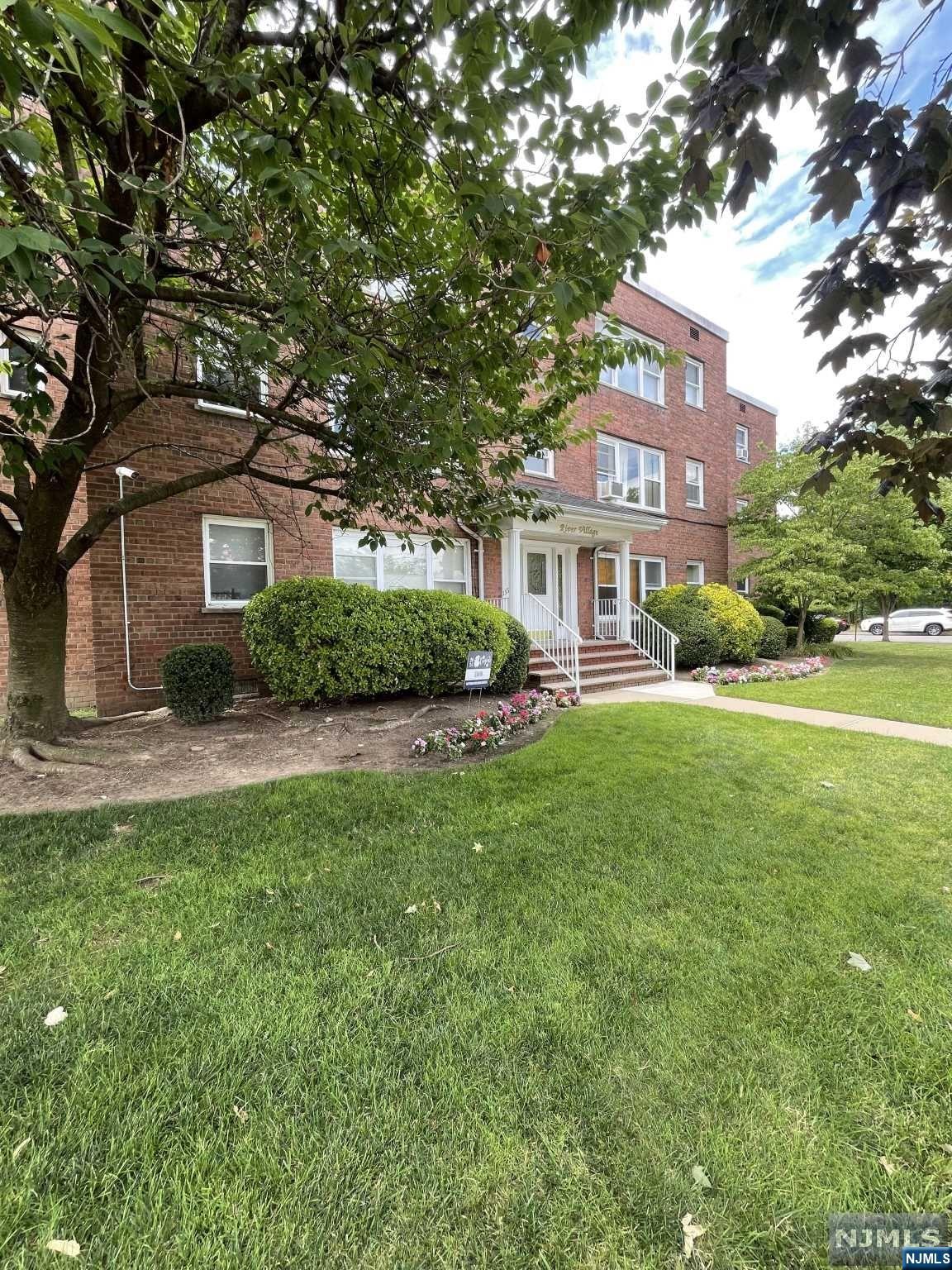 135 Hobart Avenue