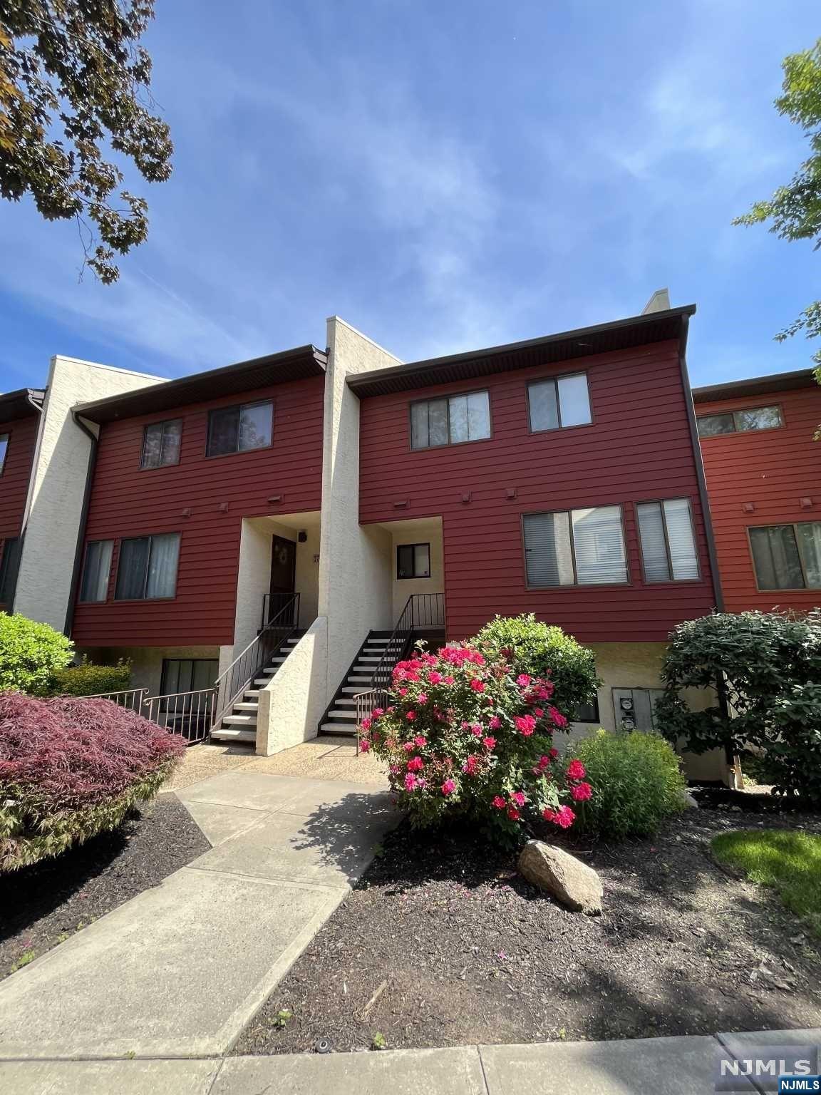 109 River Road