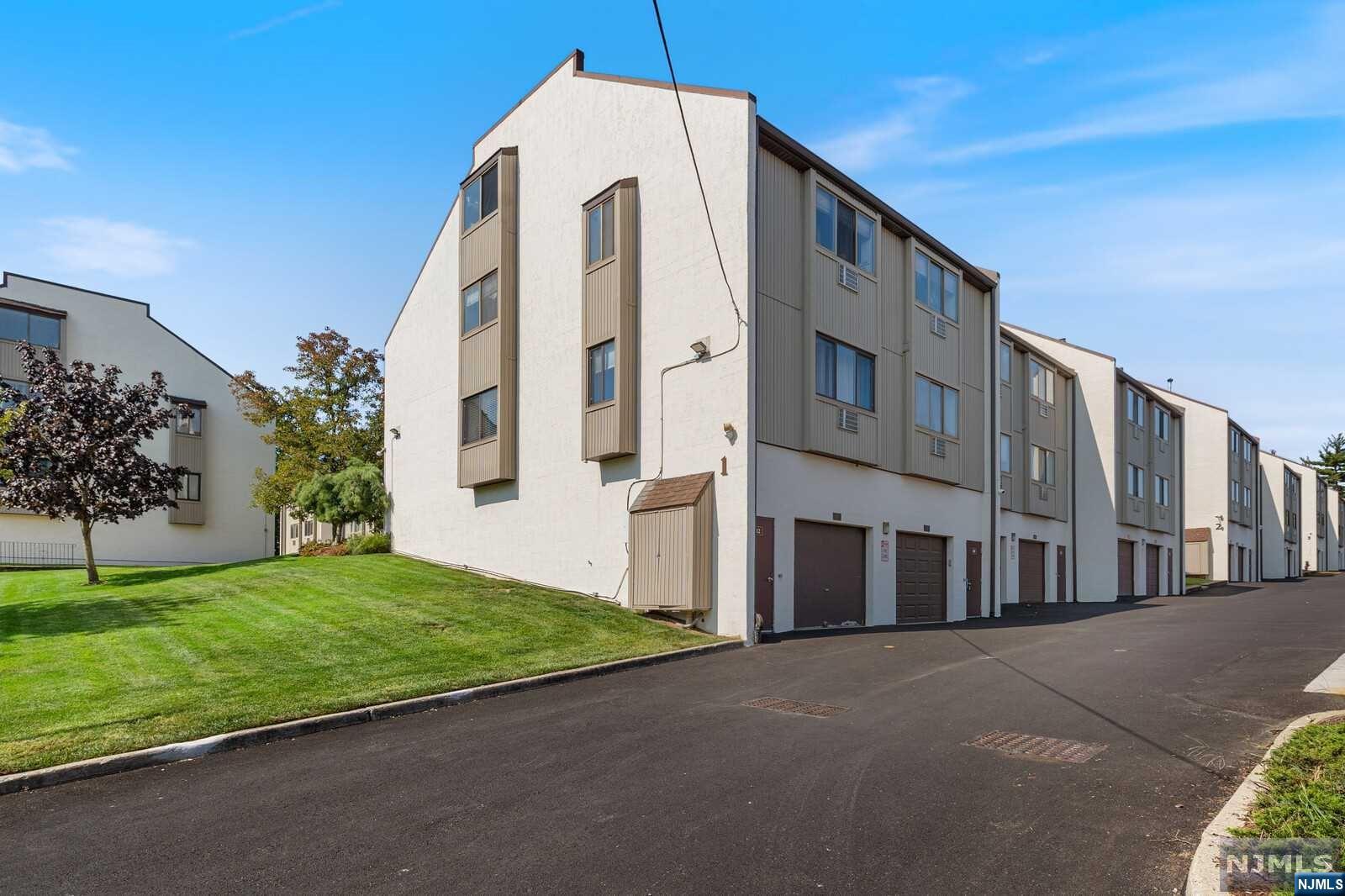 110 West Ridge Mews 110