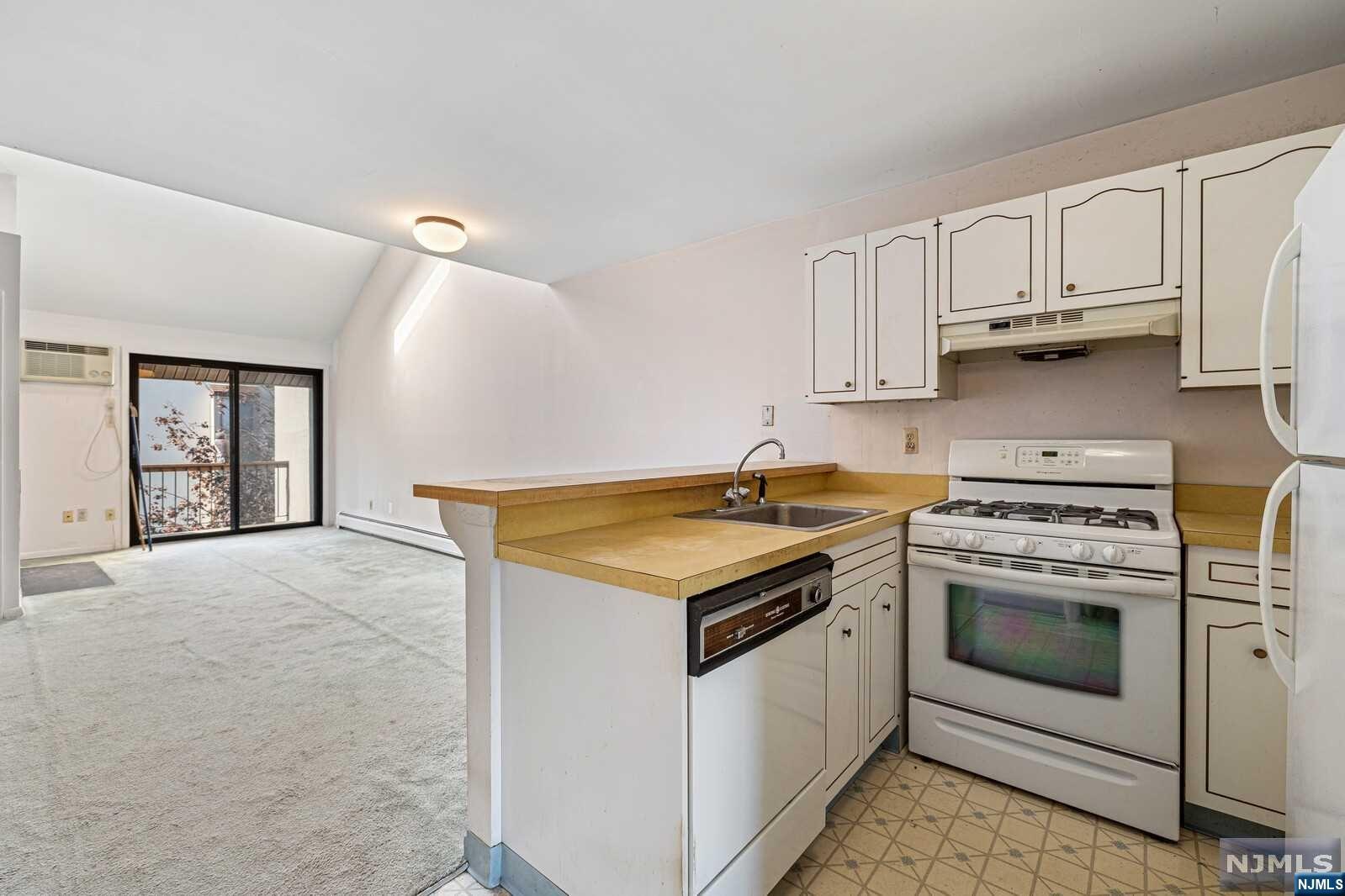 110 West Ridge Mews 110