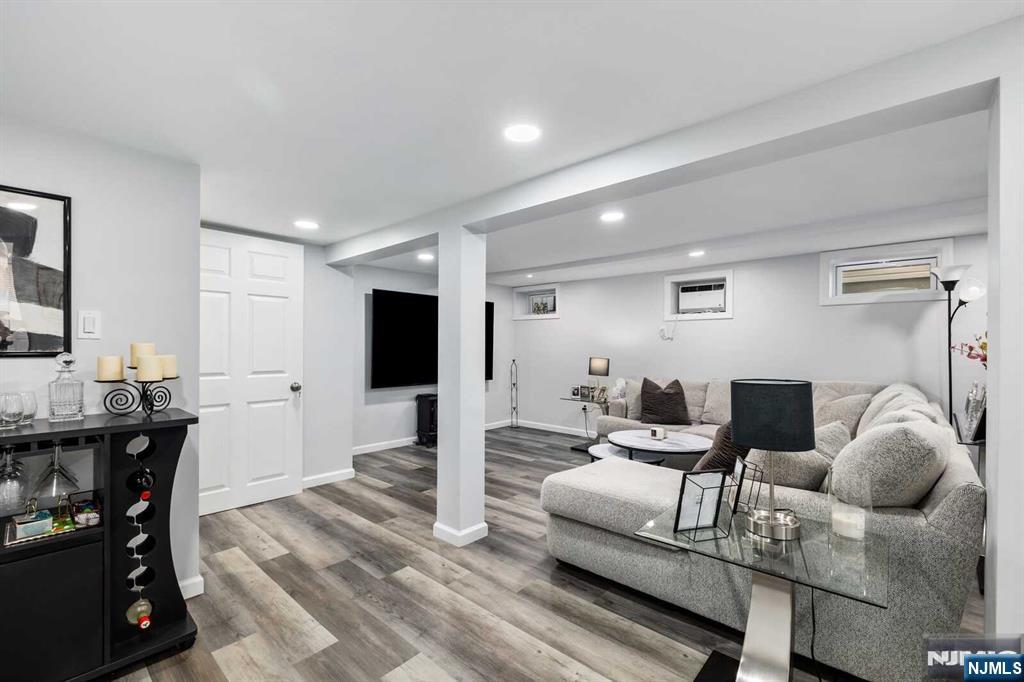 33 Lockwood Drive