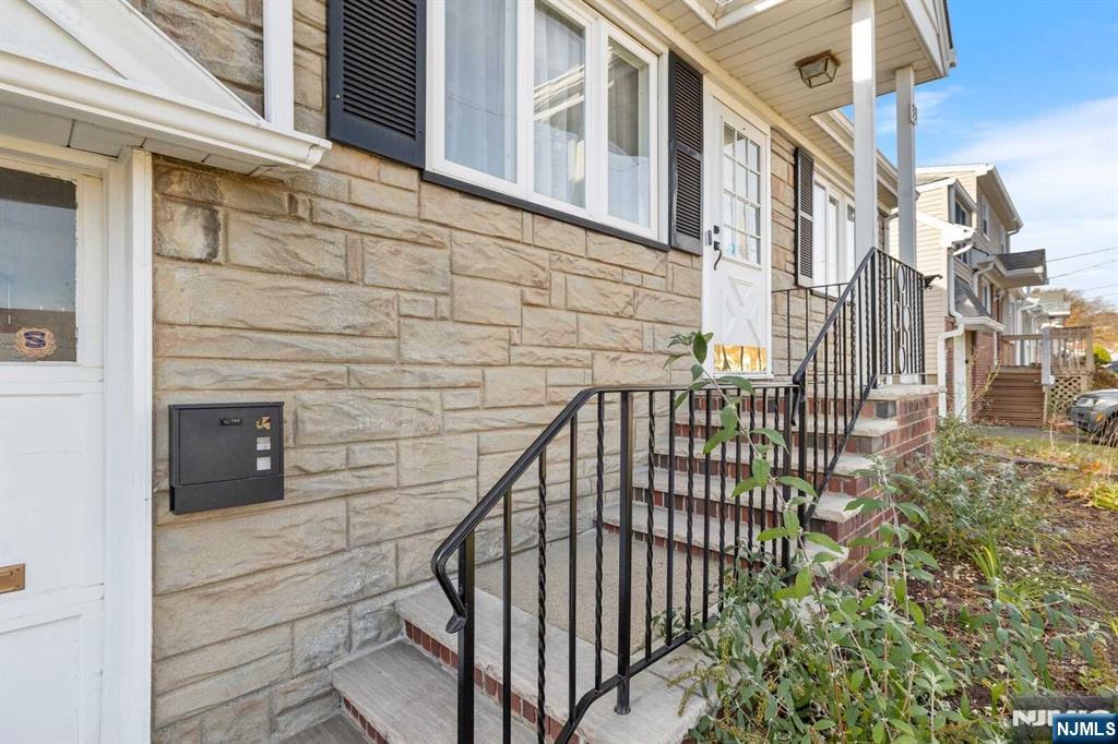 33 Lockwood Drive
