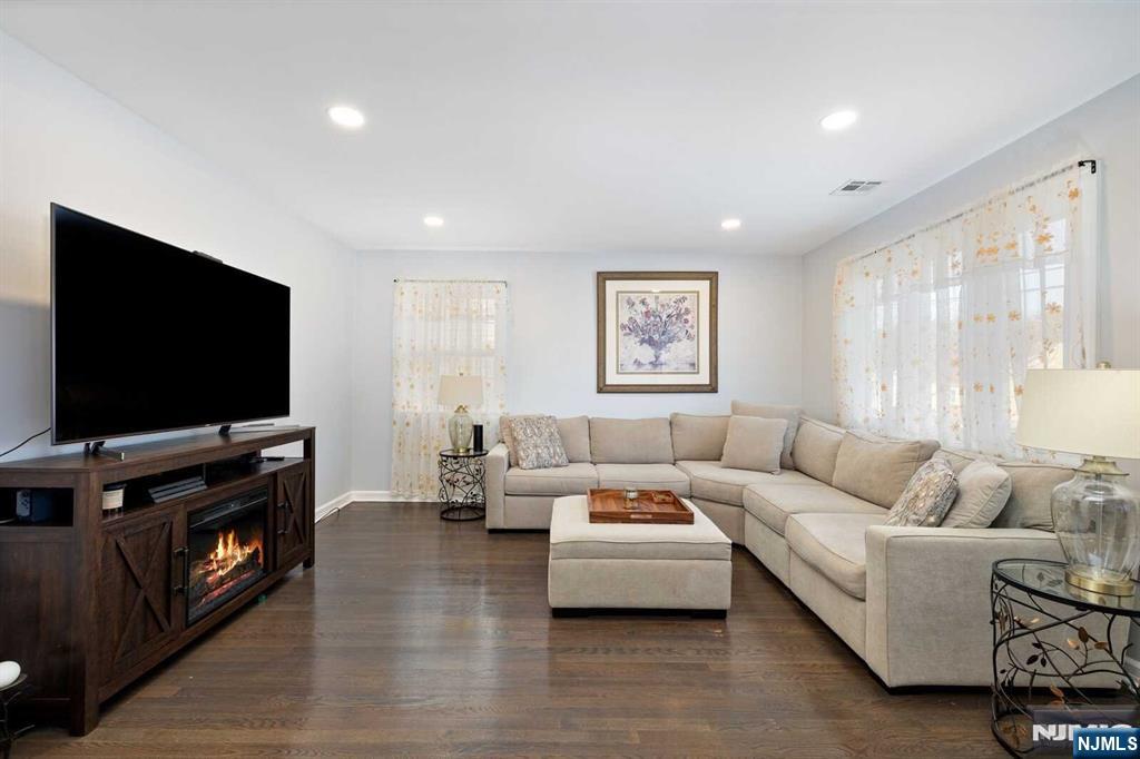 33 Lockwood Drive