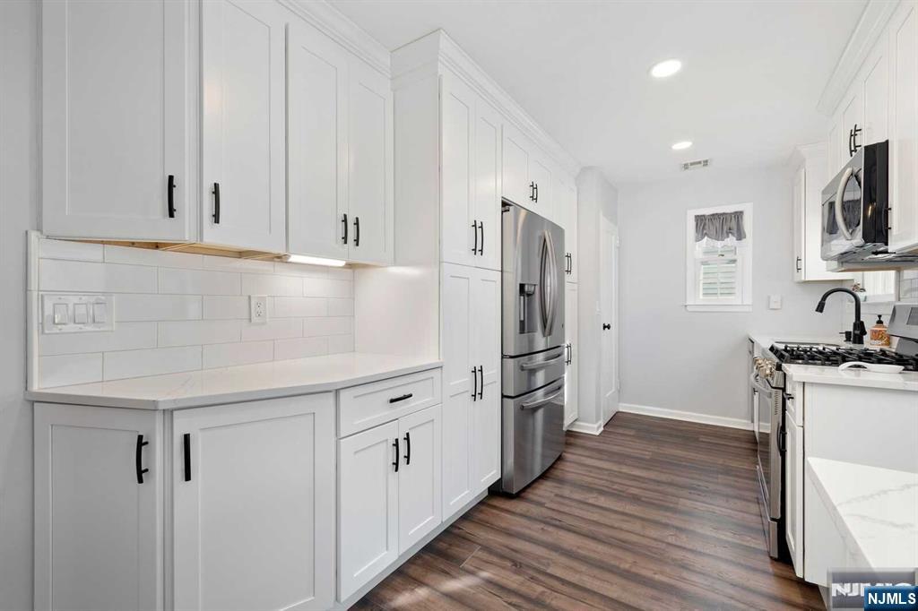 33 Lockwood Drive