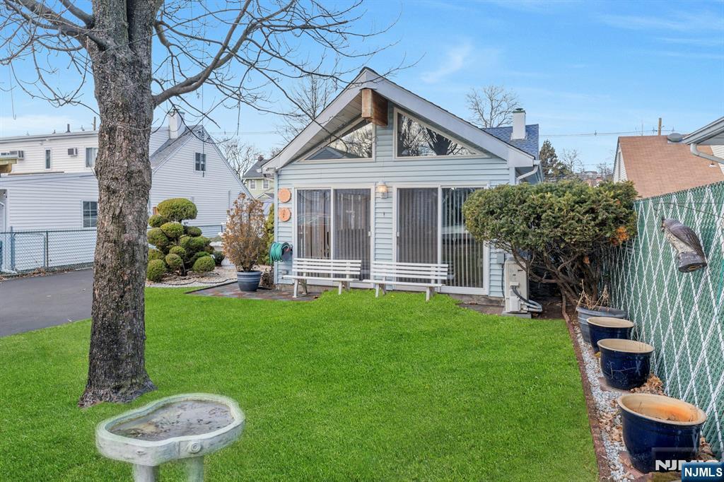 469 Riverside Avenue