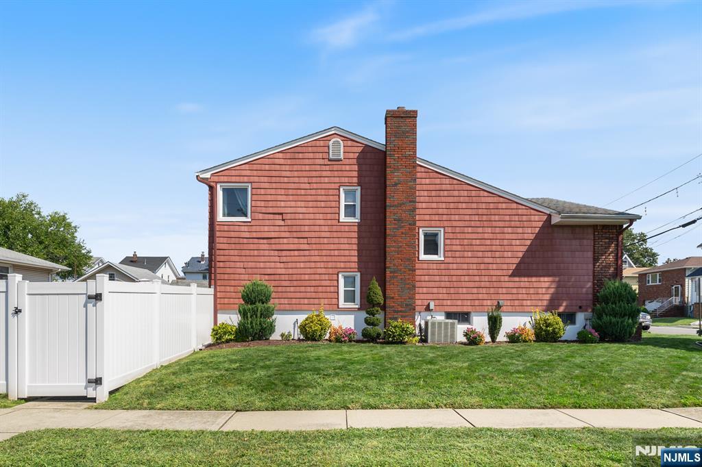 37 Jackson Place